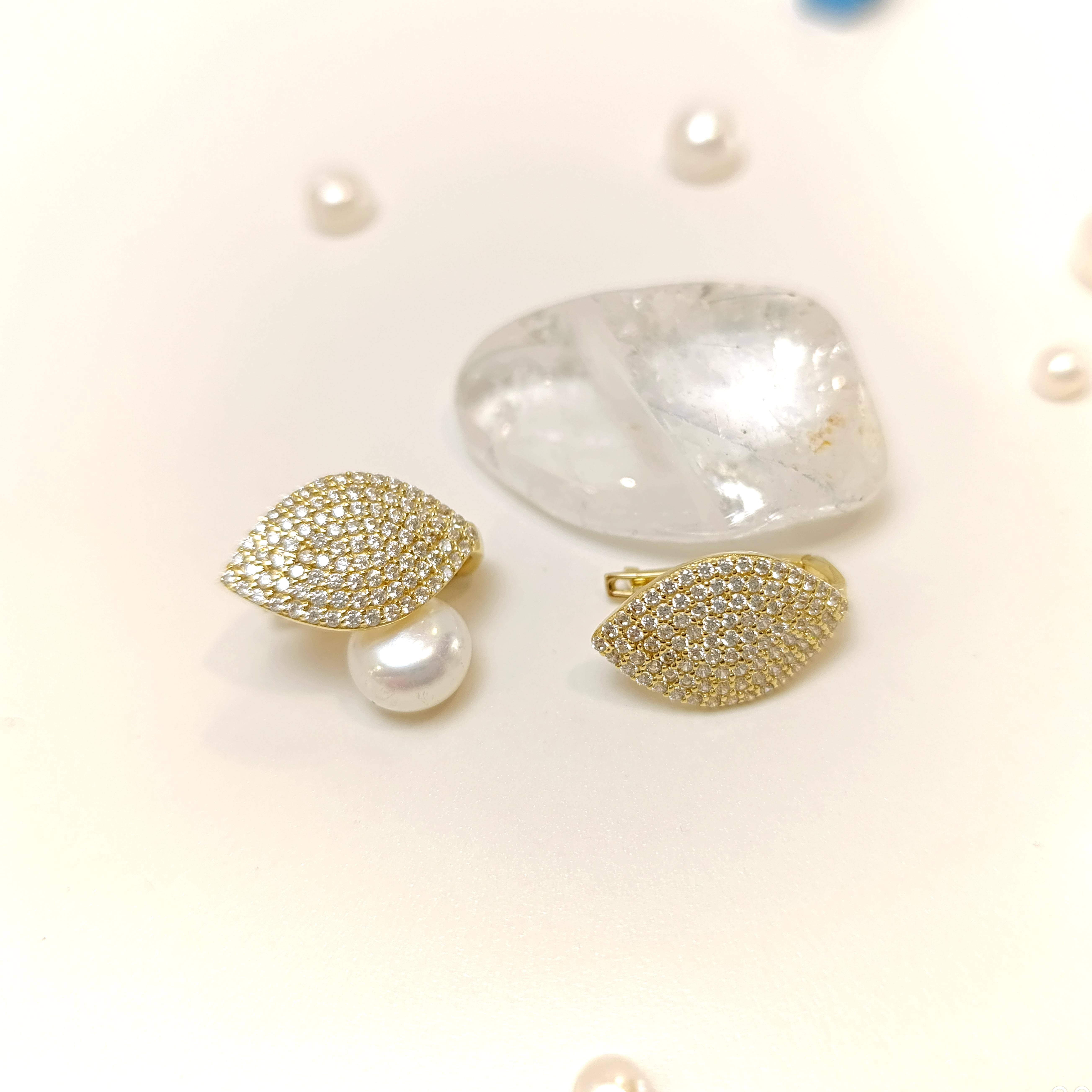 Mekik J Küpe 14 Ayar Altın HD VİDEOLU