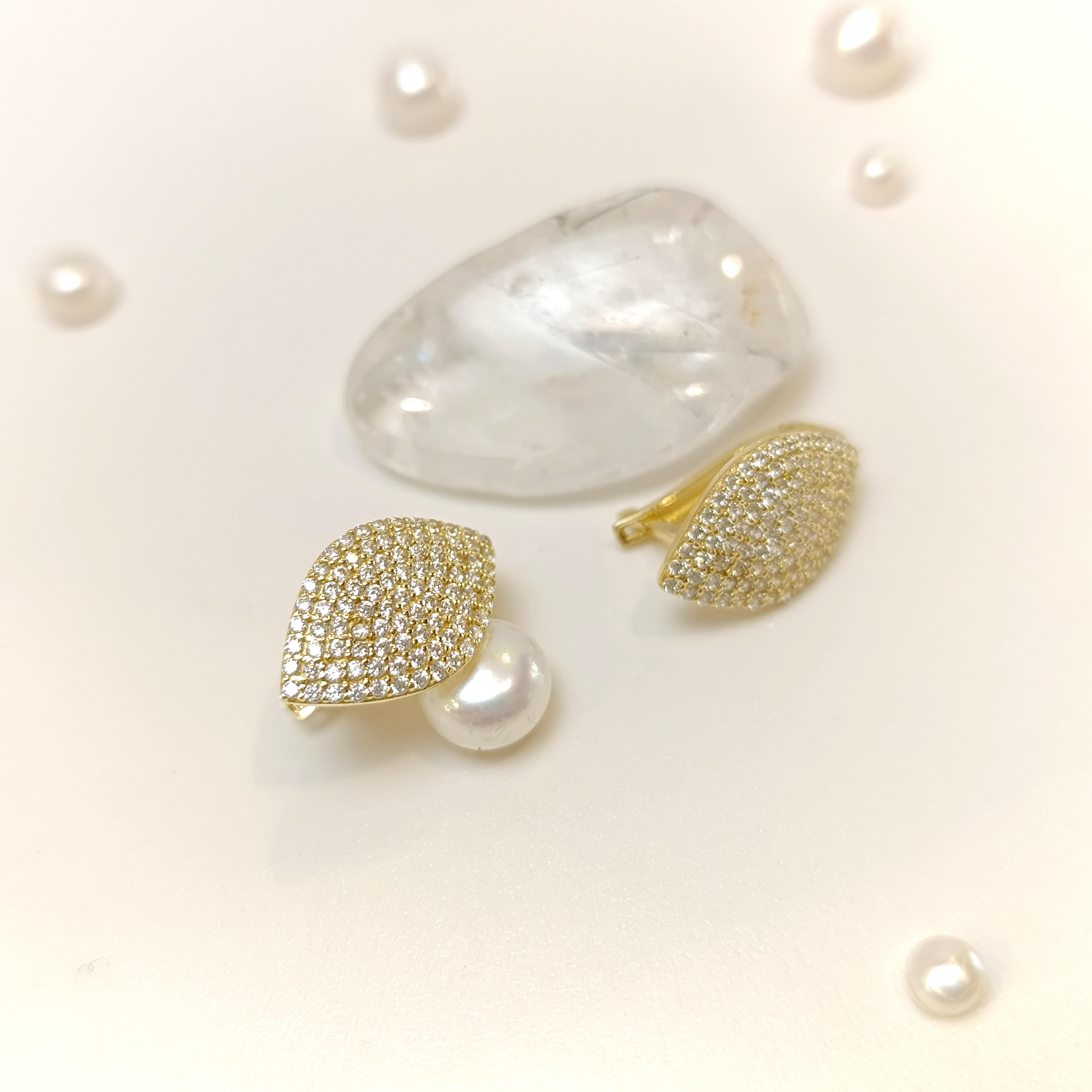 Mekik J Küpe 14 Ayar Altın HD VİDEOLU