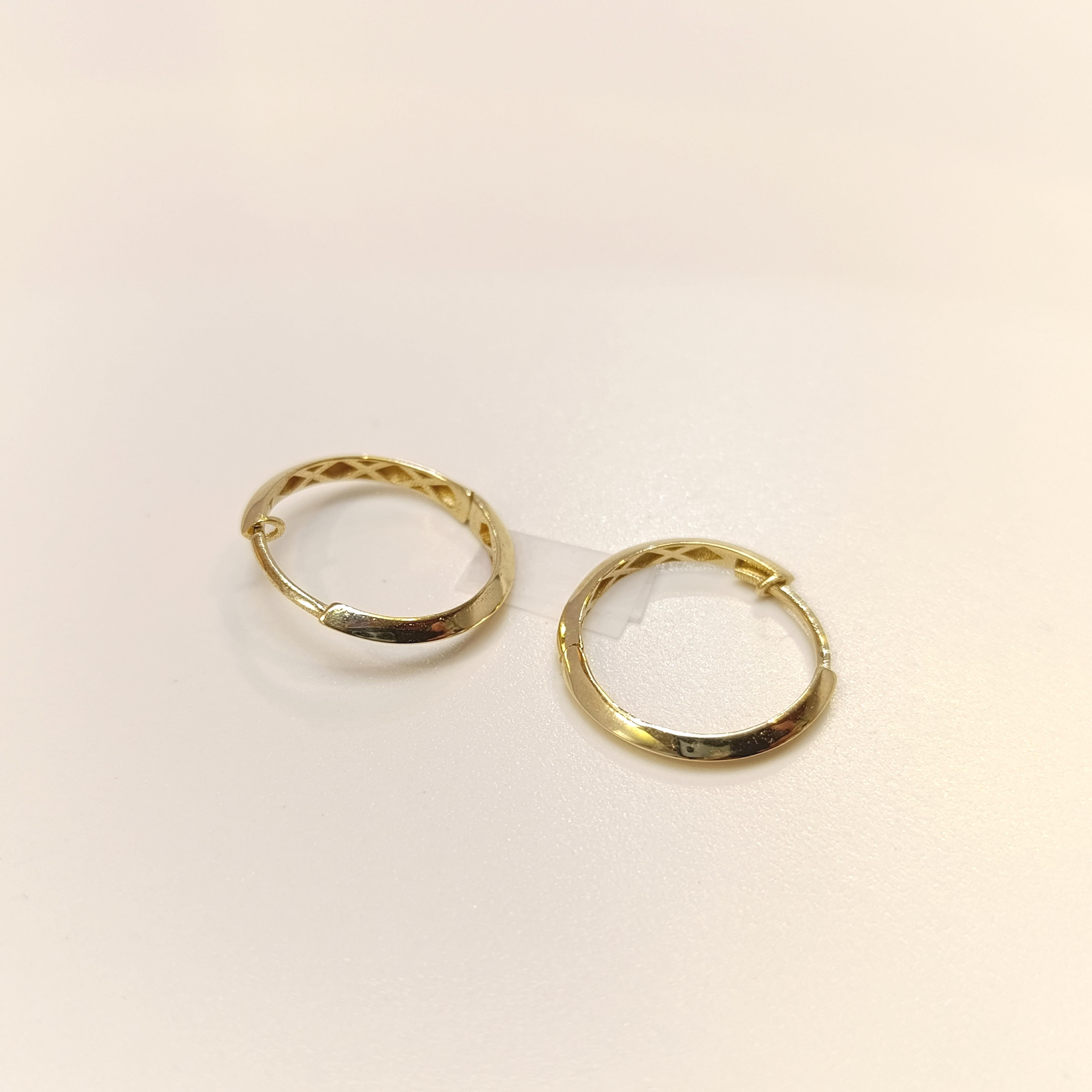 mm Klasik Piramit Halka Küpe 14 Ayar Altın HD VİDEOLU