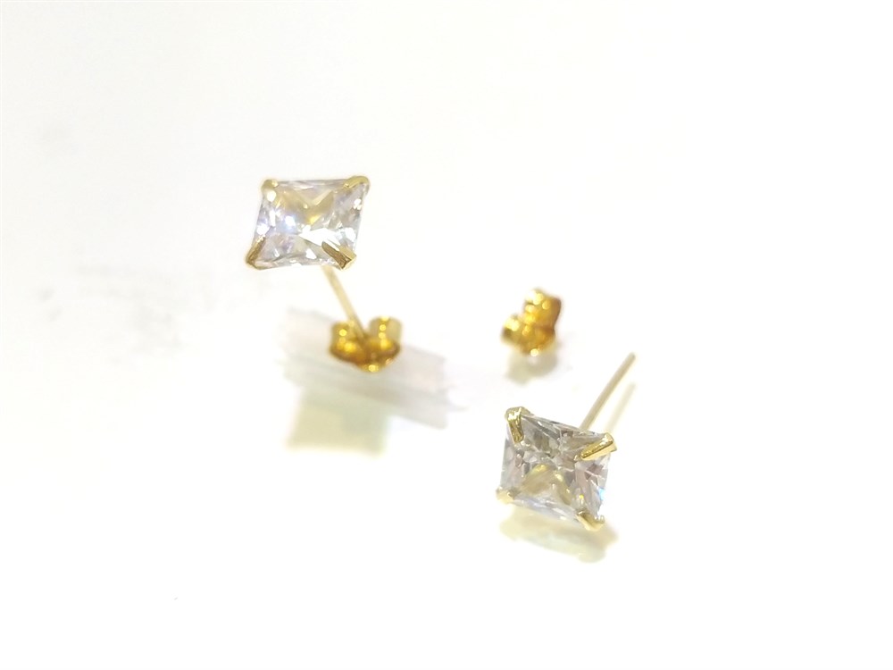 Prenses Tek TAş Vidalı  Küpe  14 Ayar Altın