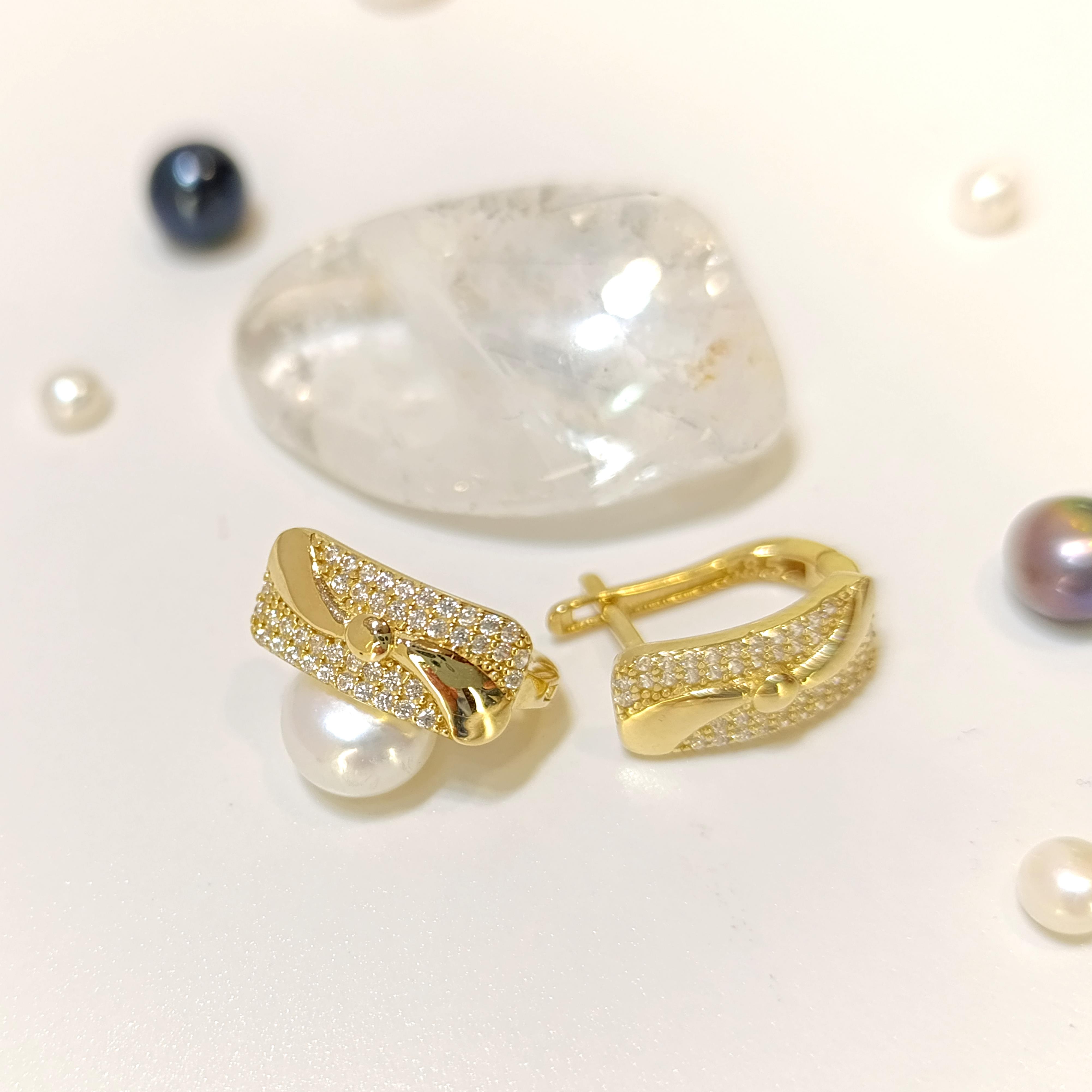 Rüzgar Gülü Küpe 14 Ayar Altın HD VİDEOLU