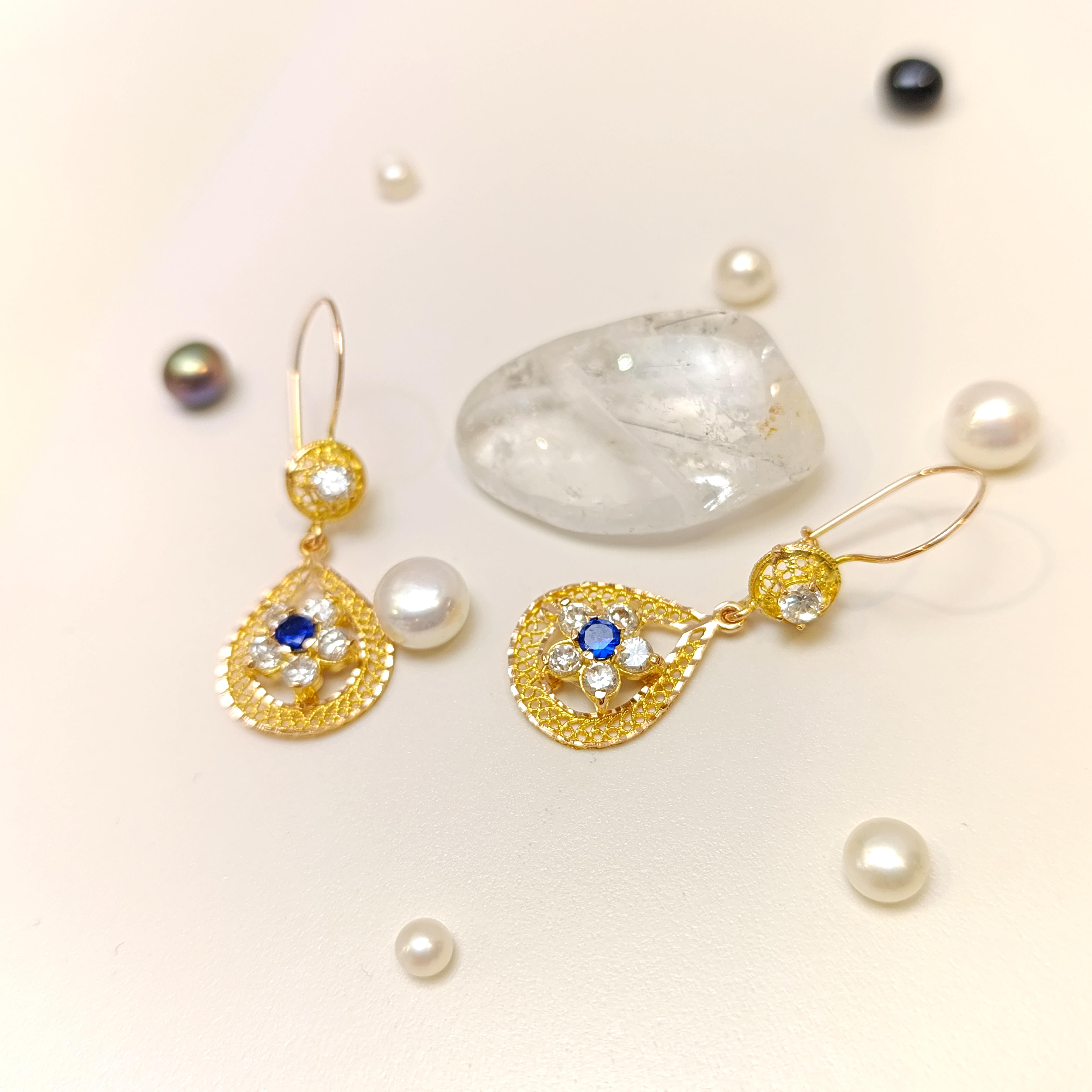 Salalanan Mavi Taşlı Papatya Küpe 14 Ayar Altın HD VİDEOLU