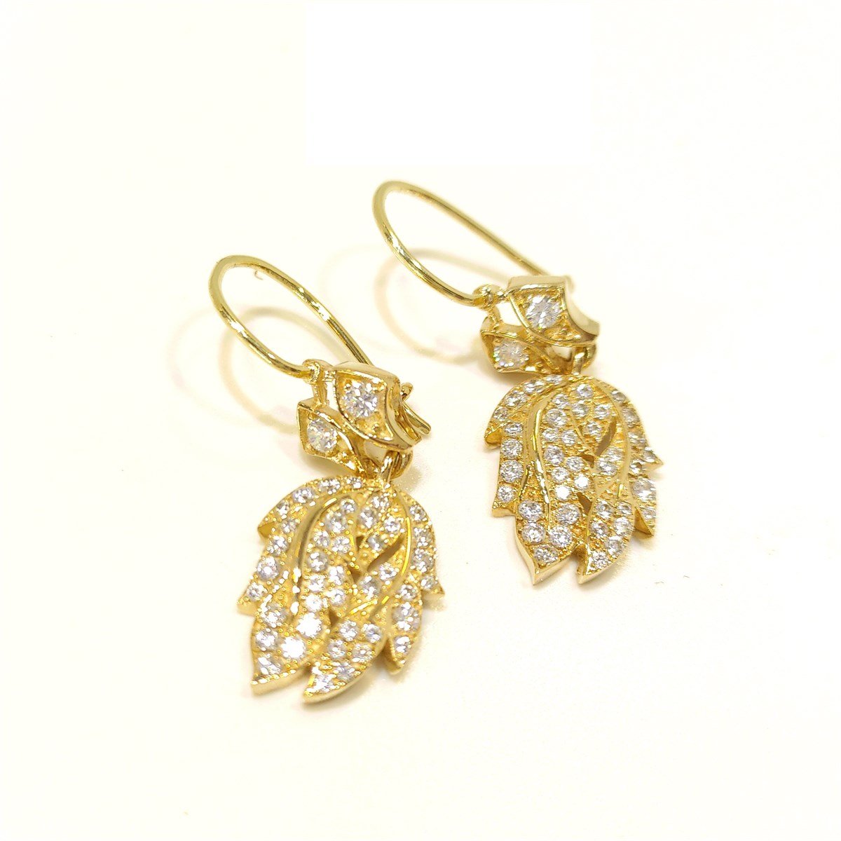 Sallanan Alev Küpe 14 Ayar Altın 4K VİDEOLU