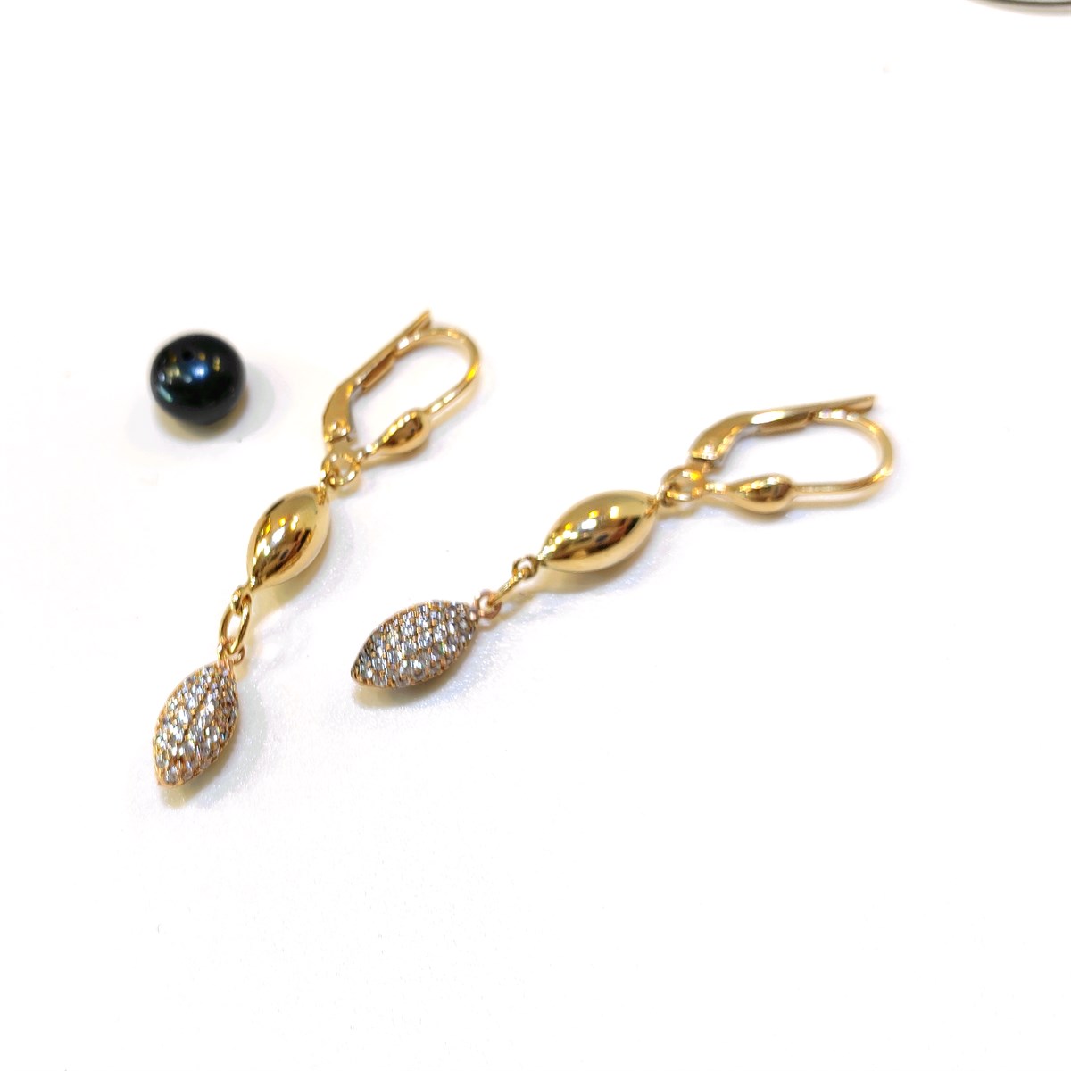 Sallanan Badem Küpe 14 Ayar Altın HD VİDEOLU