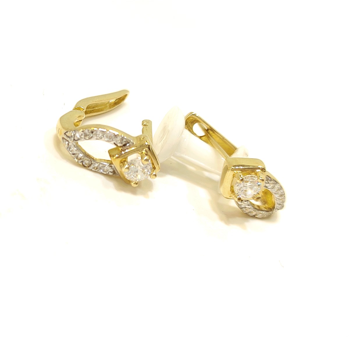 Taşlı Küpe 14 Ayar Altın 4K VİDEOLU