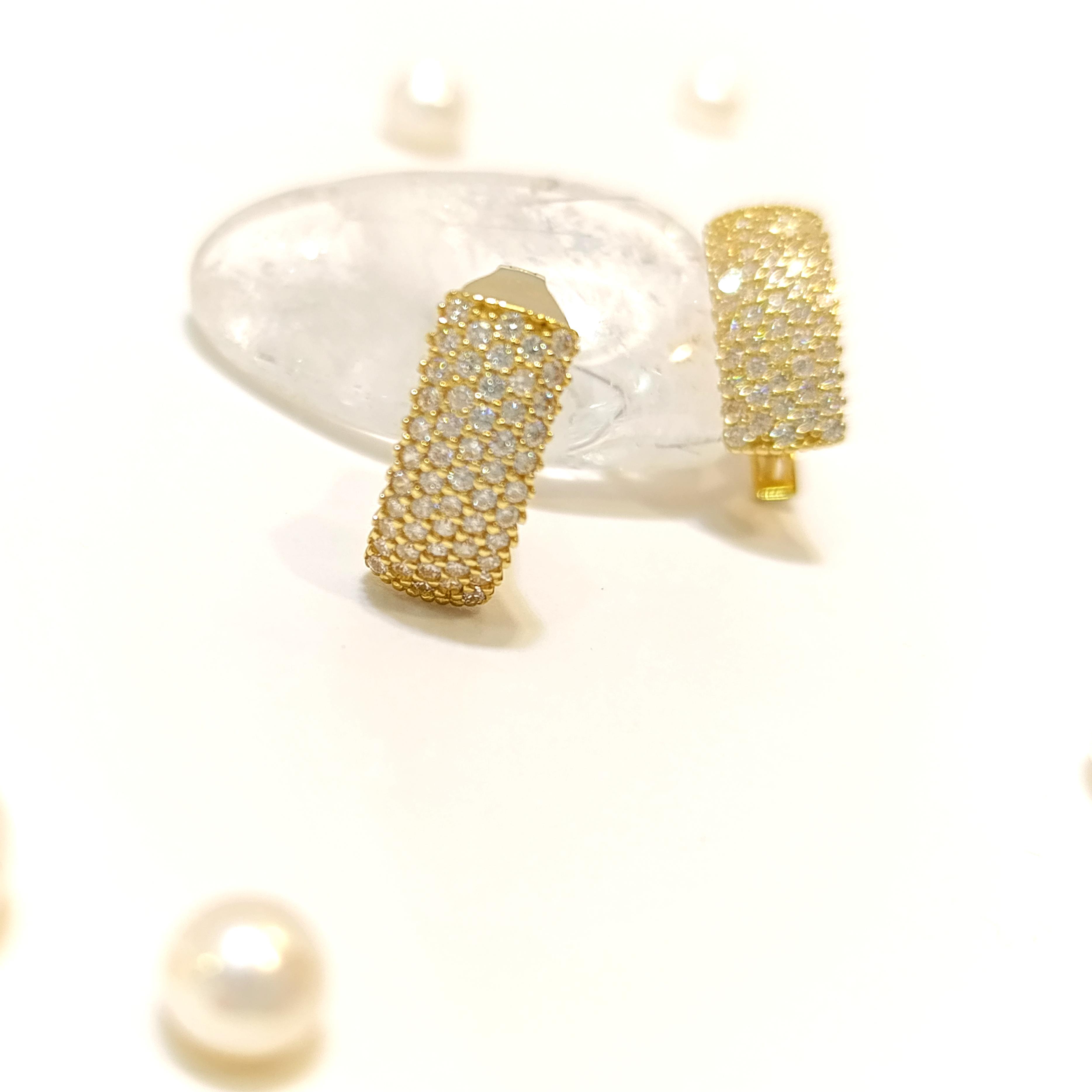 Taşlı Küpe 14 Ayar Altın HD VİDEOLU