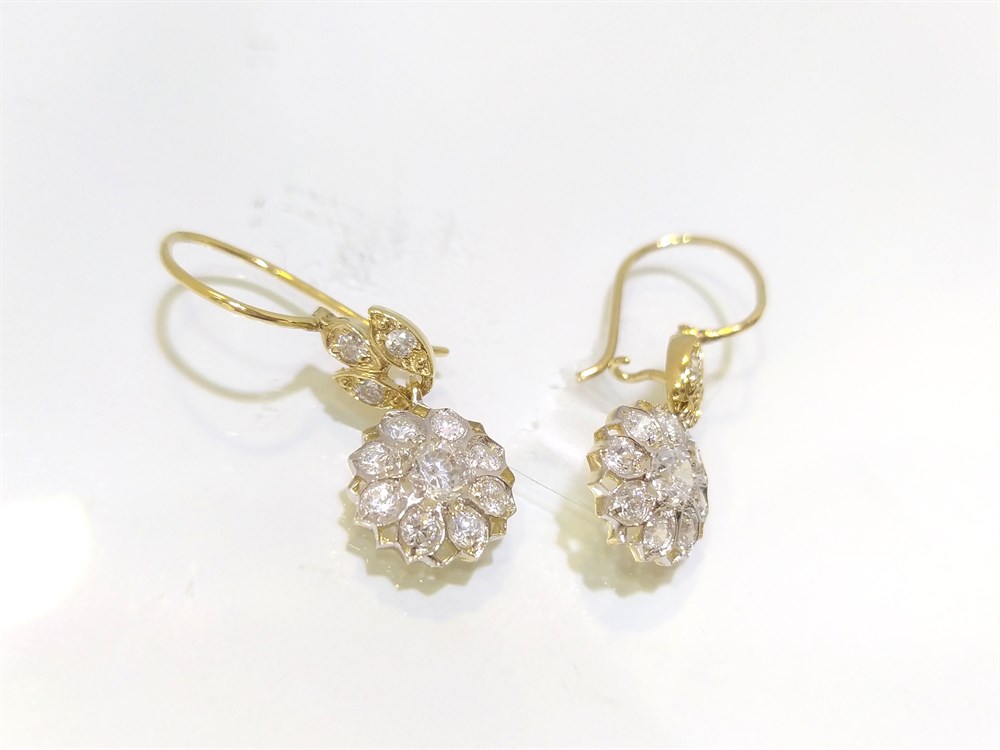 TAşlı Sallanan Telli  Küpe 14 Ayar Altın