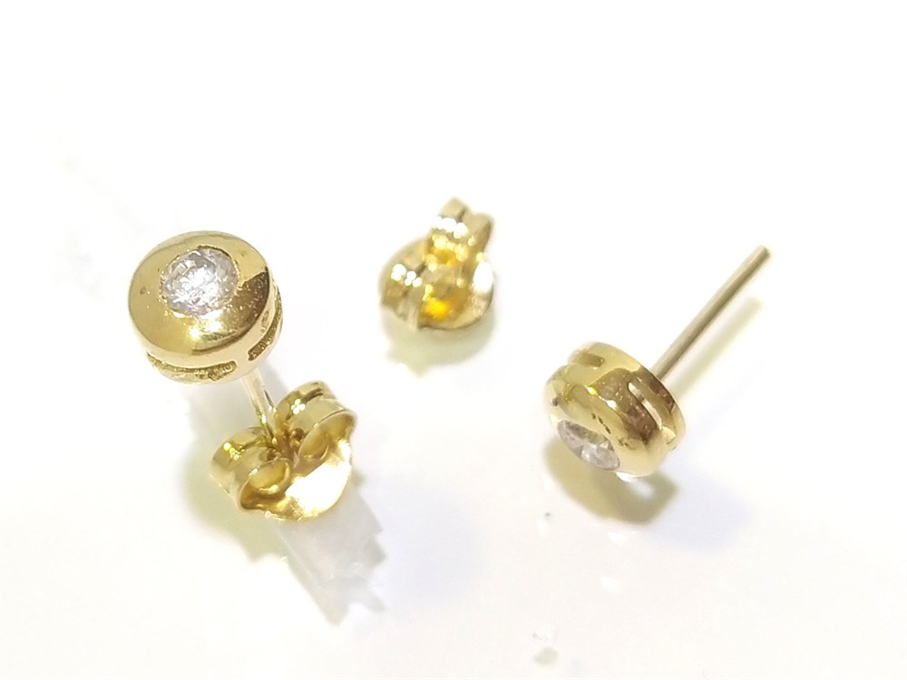 Tek TAş Vidalı  Küpe  14 Ayar Altın