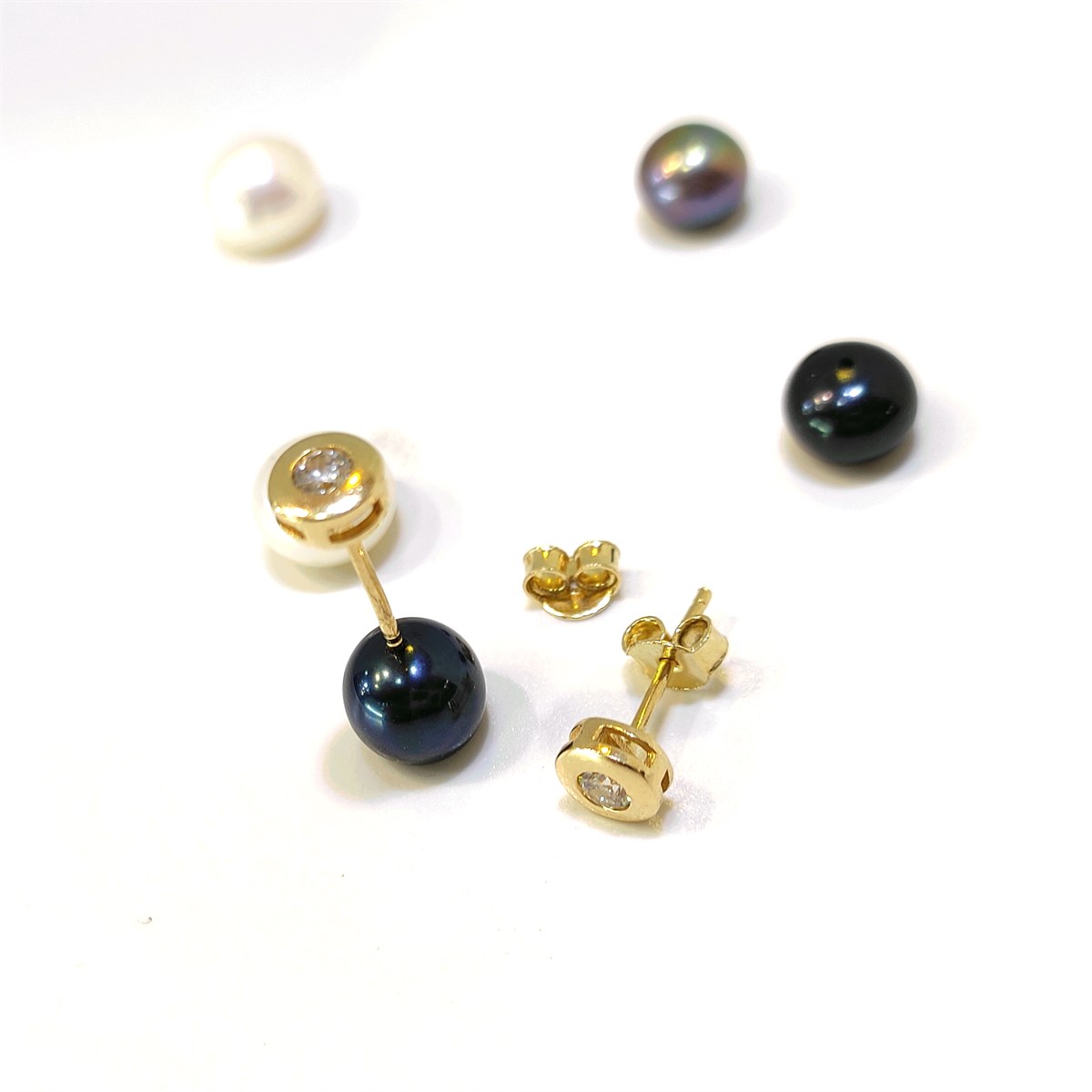 Tek Taş Vidalı Küpe 14 Ayar Altın HD VİDEOLU