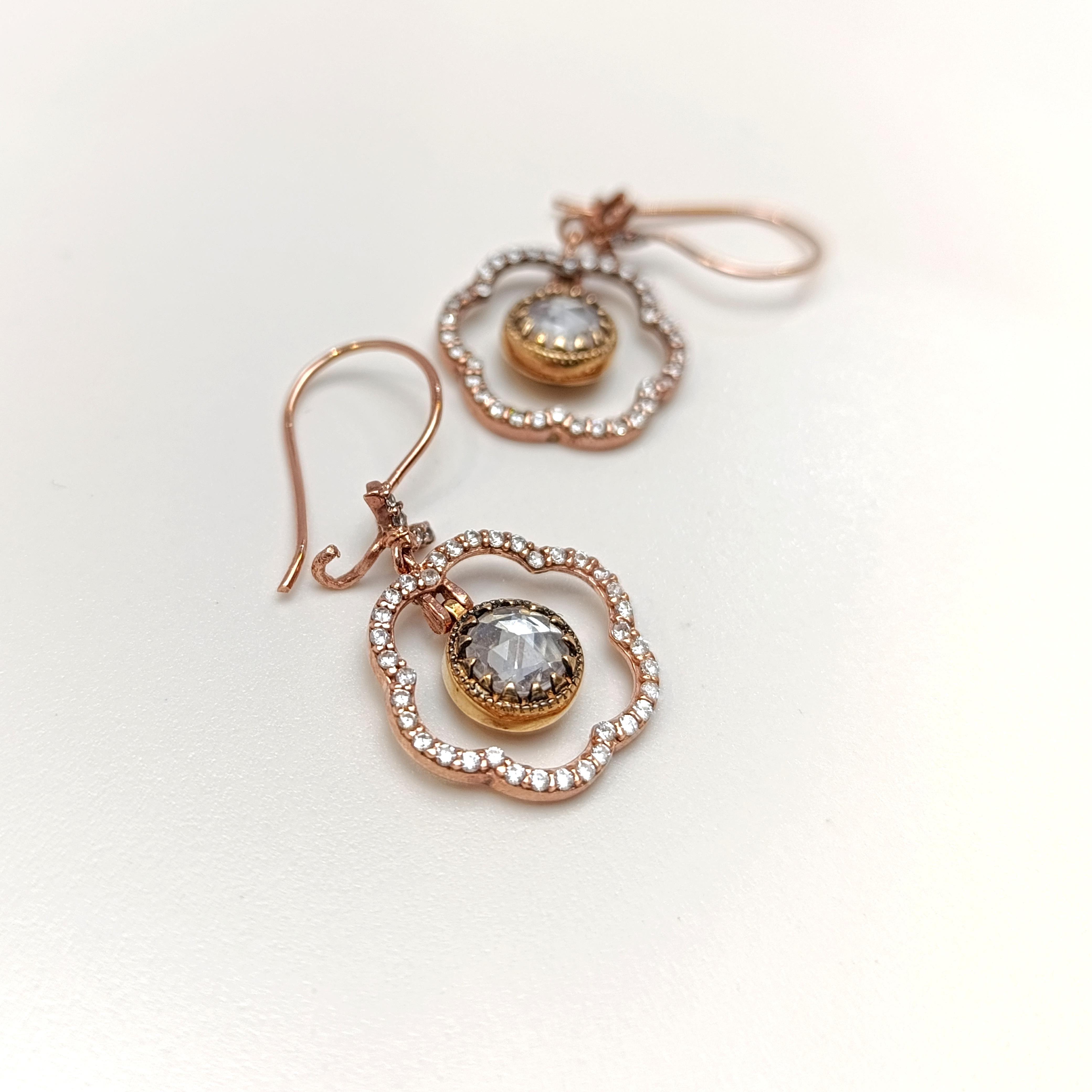 Tek Taşlı Çİçek Sallanan Küpe 14 Ayar Altın HD VİDEOLU