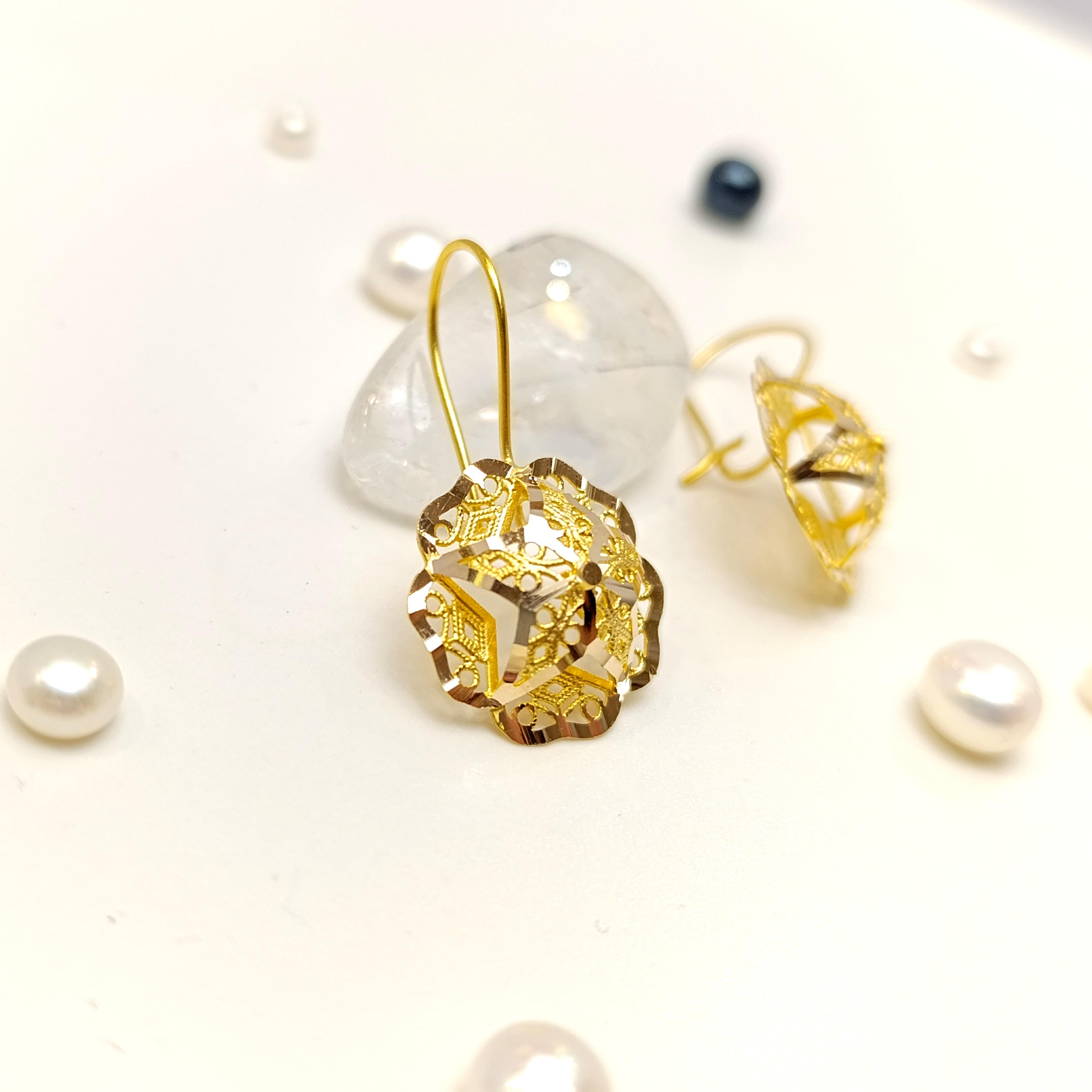 Telkare Sallanan Gül Küpe 14 Ayar Altın HD VİDEOLU