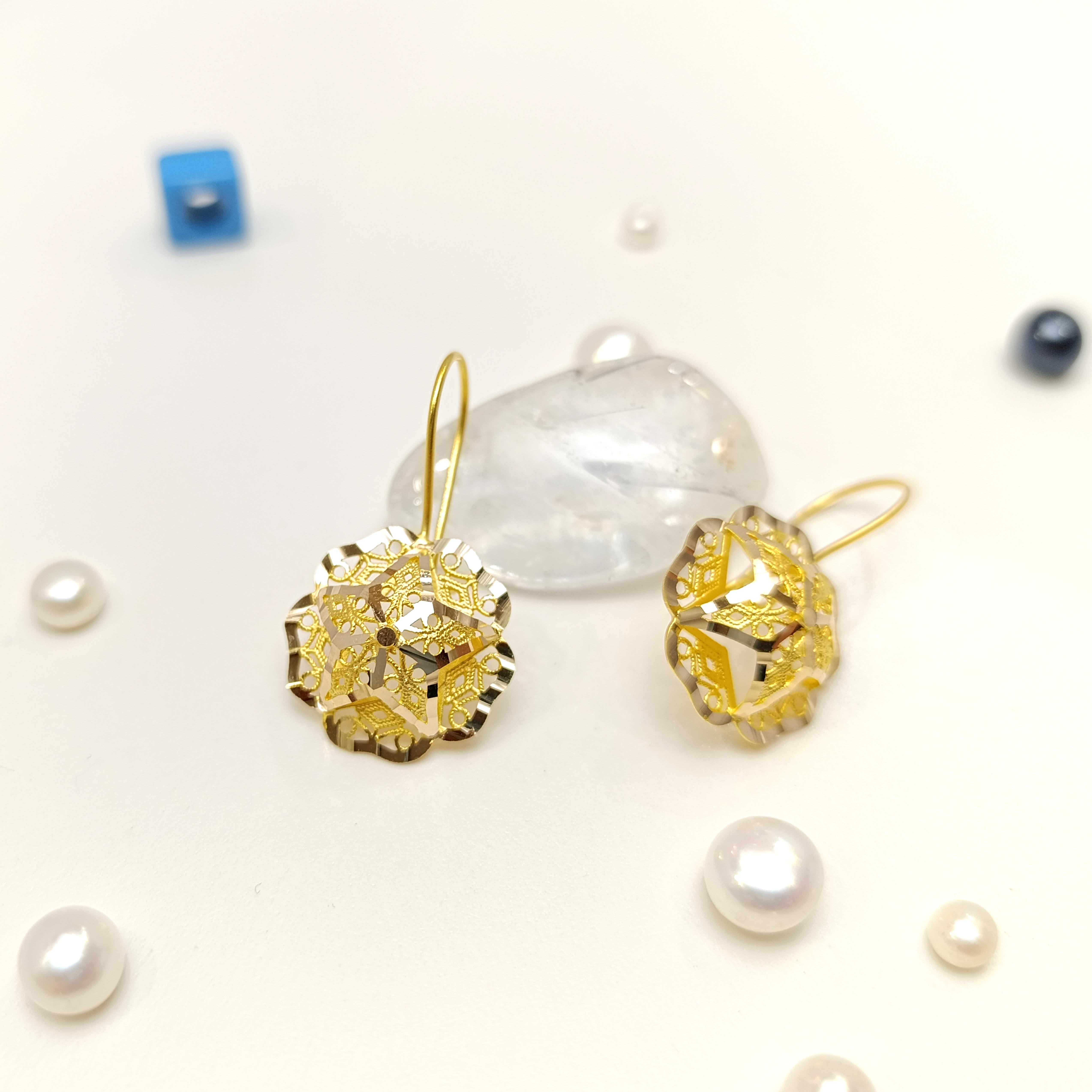 Telkare Sallanan Gül Küpe 14 Ayar Altın HD VİDEOLU