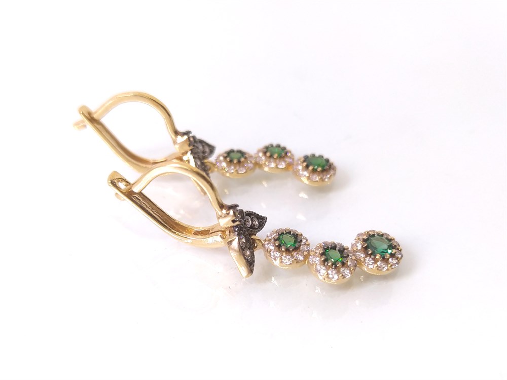 Yeşil Taşlı Sallantılı Küpe  14 Ayar Altın