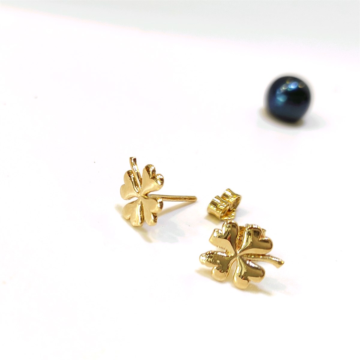 Yonca Vidalı Küpe 14 Ayar Altın HD VİDEOLU