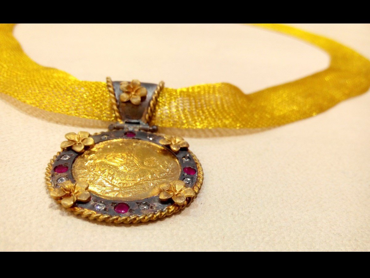 Reşat Tam Altın Özel El İşi Çİçek Çerçeveli Kolye