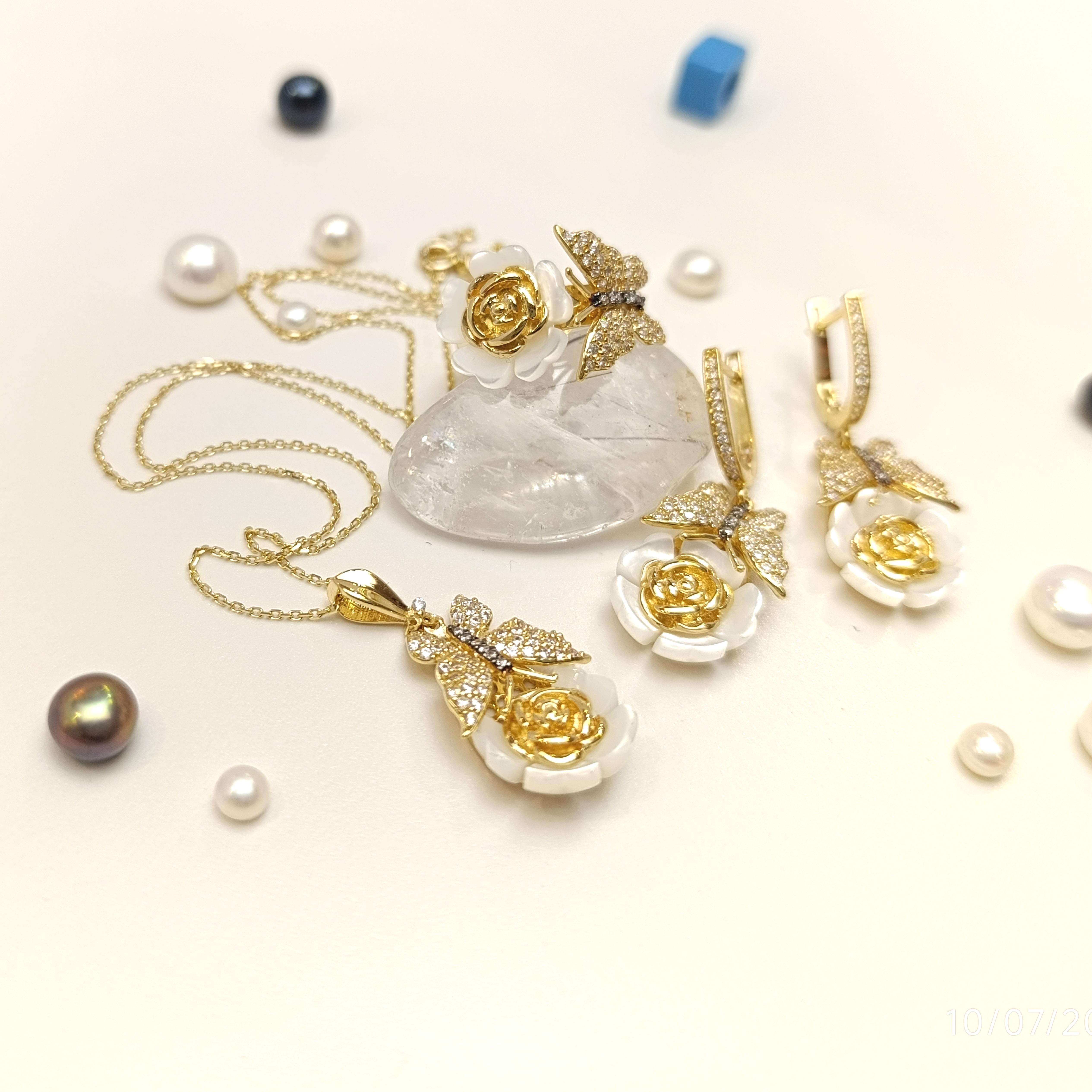 Gül ve Kelebek Beyaz Taşlı Set Takım 14 Ayar Altın HD VİDEOLU