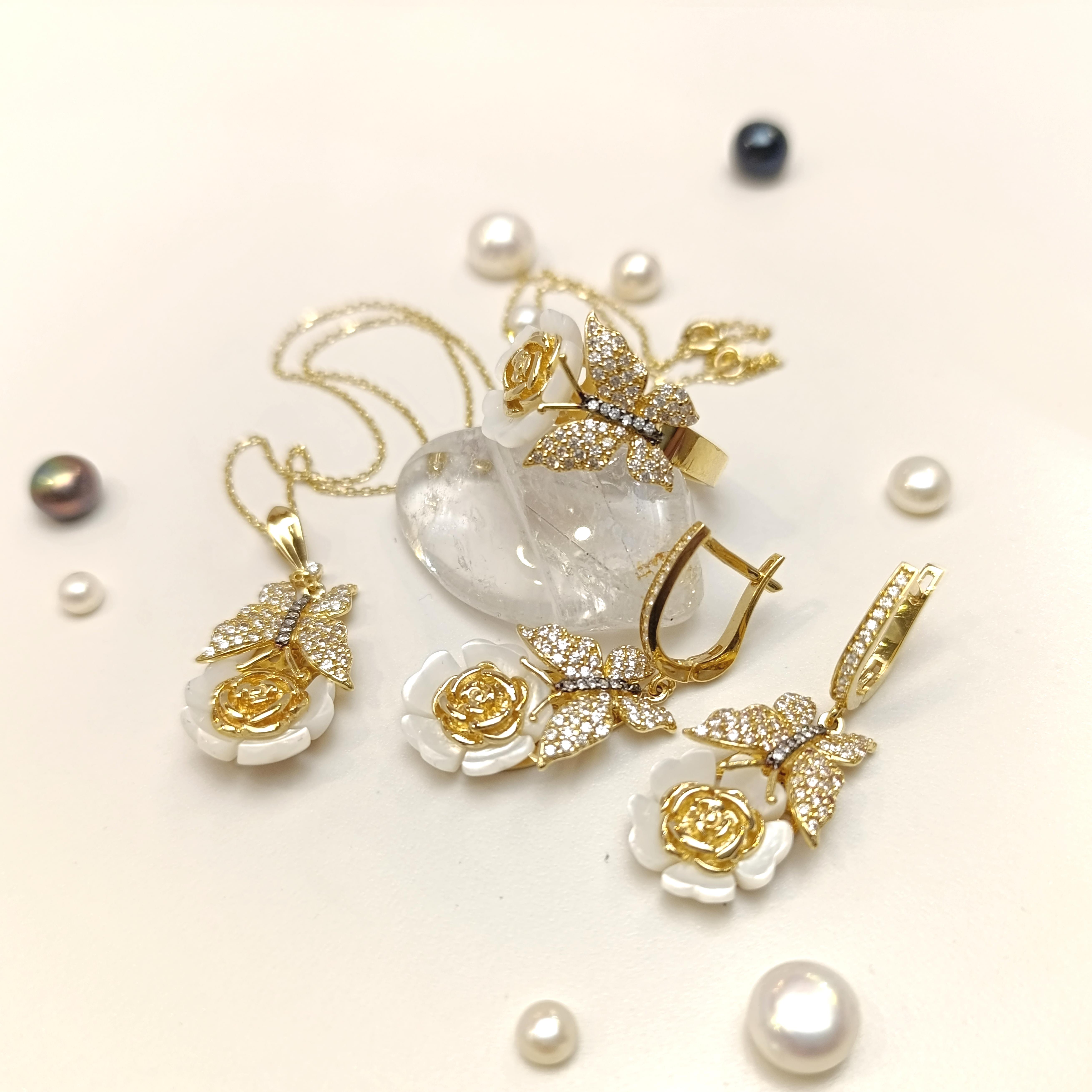 Gül ve Kelebek Beyaz Taşlı Set Takım 14 Ayar Altın HD VİDEOLU