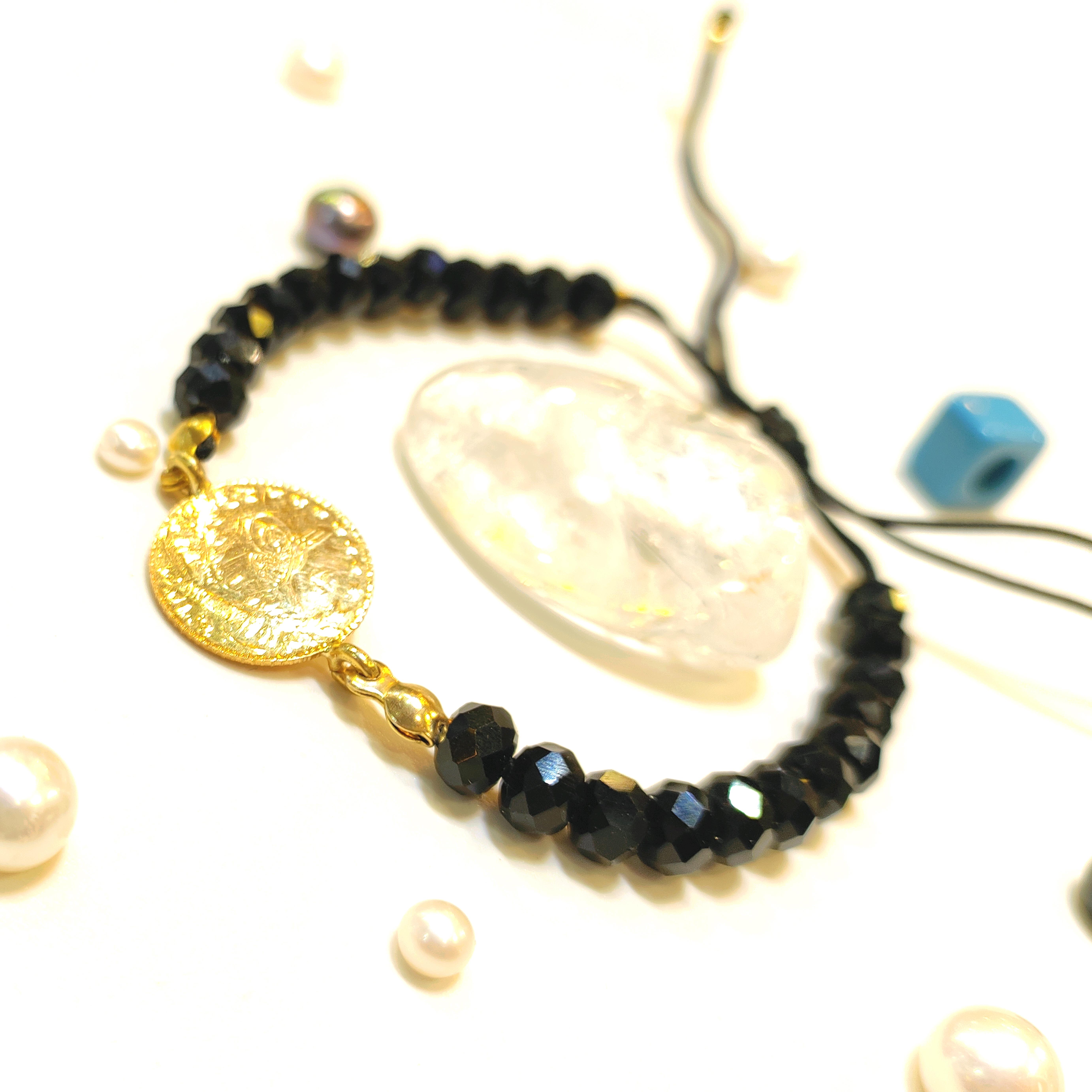 Reşat Çeyrek Altınlı Siyah Taşlı Makrome Örgü Bileklik HD VİDEOLU