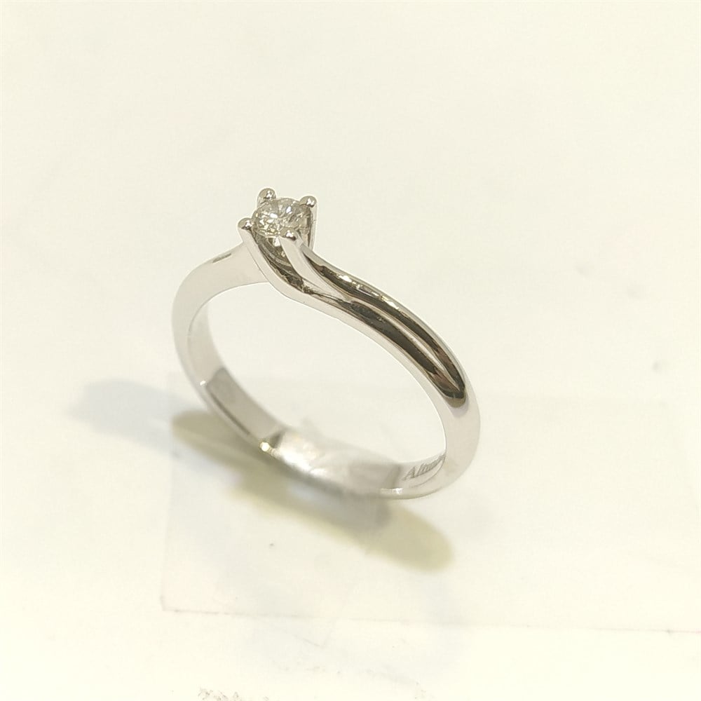 0.10ct H VS1 Pırlanta Tek TAş Yüzük 18 Ayar Altın