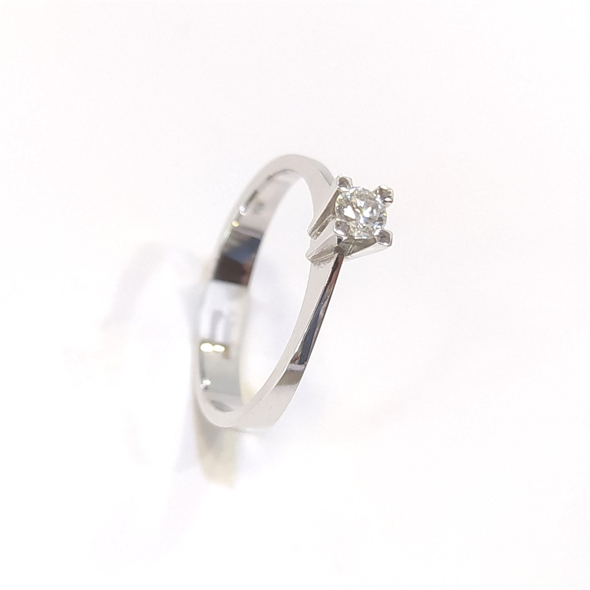 0.15ct H Color Pırlanta Tek TAş Yüzük 18 Ayar Altın