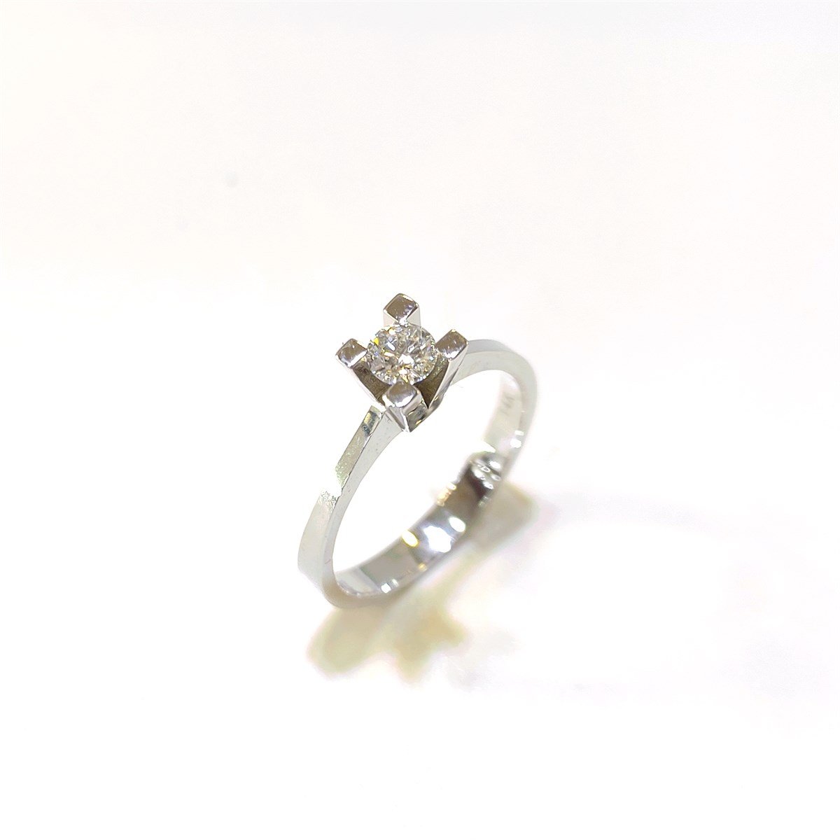 0.23ct H VS1 Pırlanta Tek Taş Yüzük 14 Ayar Altın 4K VİDEOLU