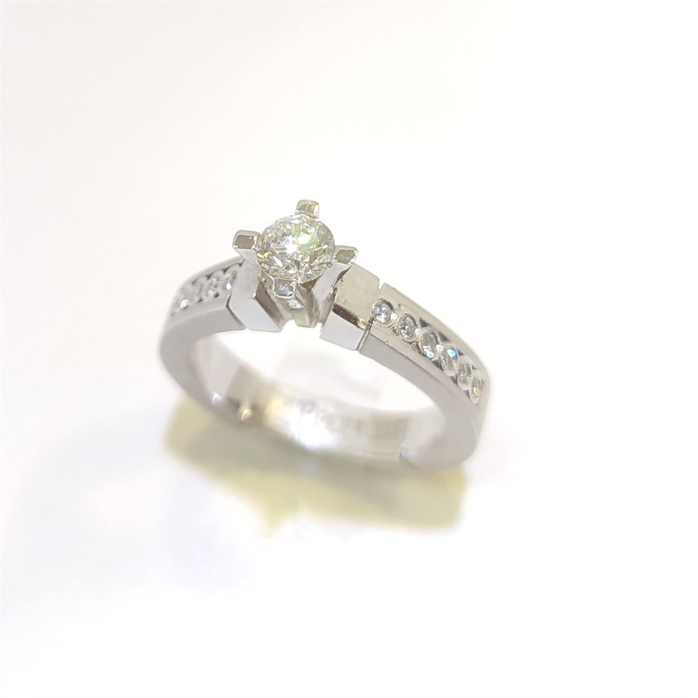 0.40ct H Color Pırlanta Tek TAş Yüzük 8 Ayar Altın