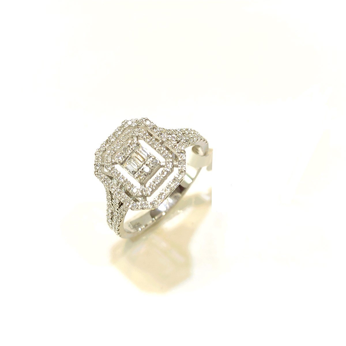 0.45ct Pırlanta Baget Taşlı Yüzük 14 Ayar Altın 4K VİDEOLU