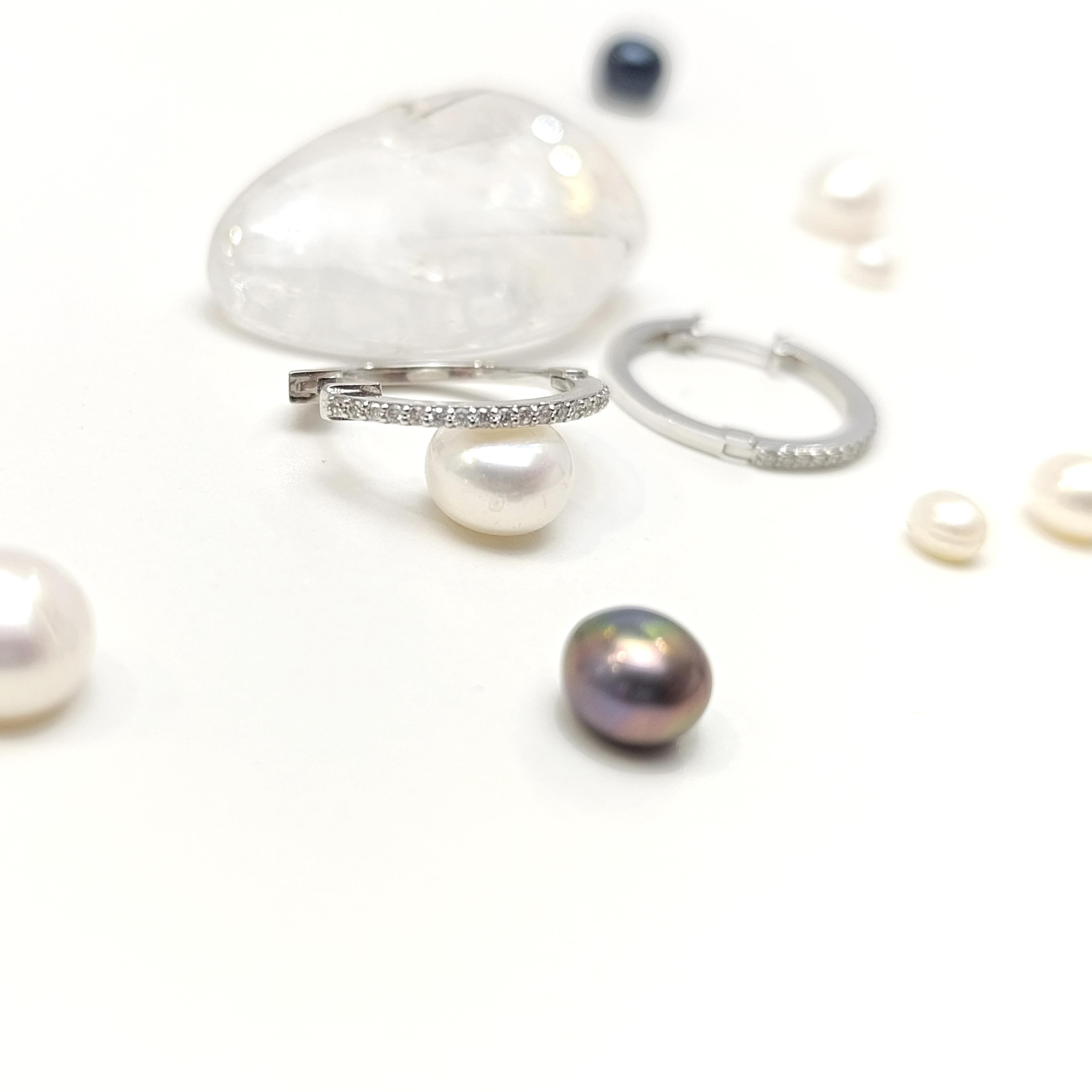 18.7mm Pırlanta Taşlı Halka Küpe 14 Ayar Altın HD VİDEOLU