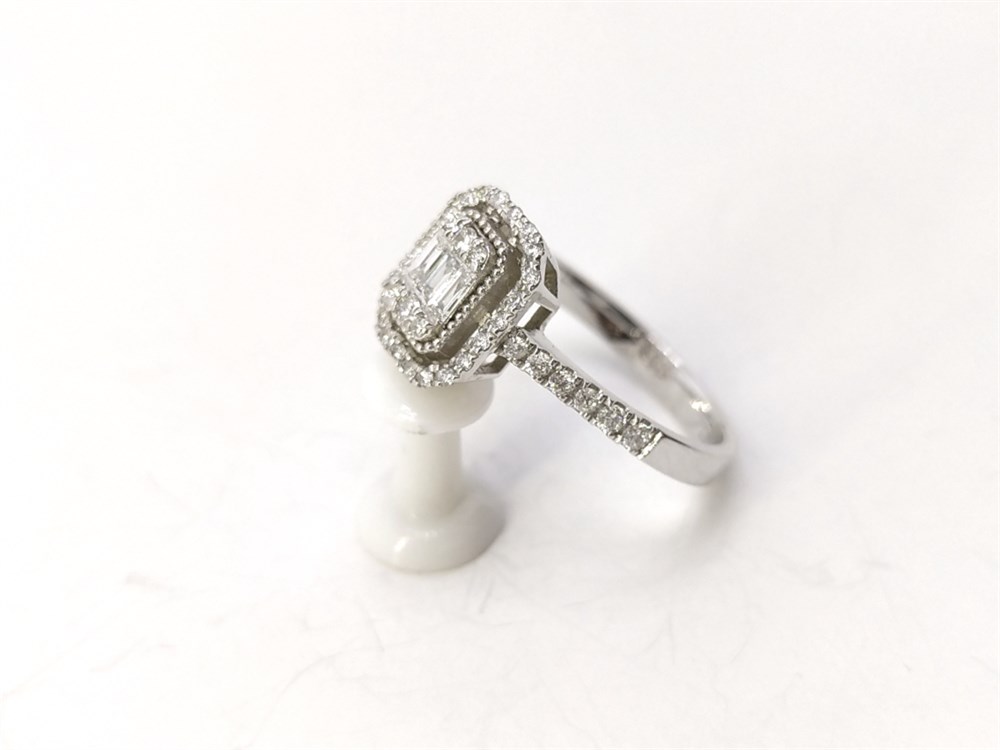 Baget Taşlı Pırlanta Yüzük 0,42ct F 14 K Altın 2,89 gr