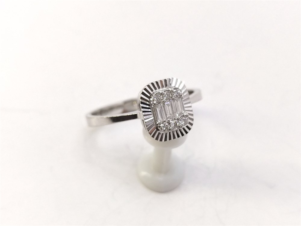 Baget Taşlı Pırlanta Yüzük 0,14ct F 14 K Altın 2,35 gr