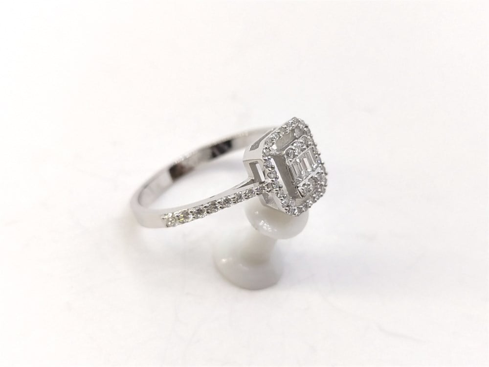 Baget Taşlı Pırlanta Yüzük 0,36ct F 14 K Altın 2,20 gr