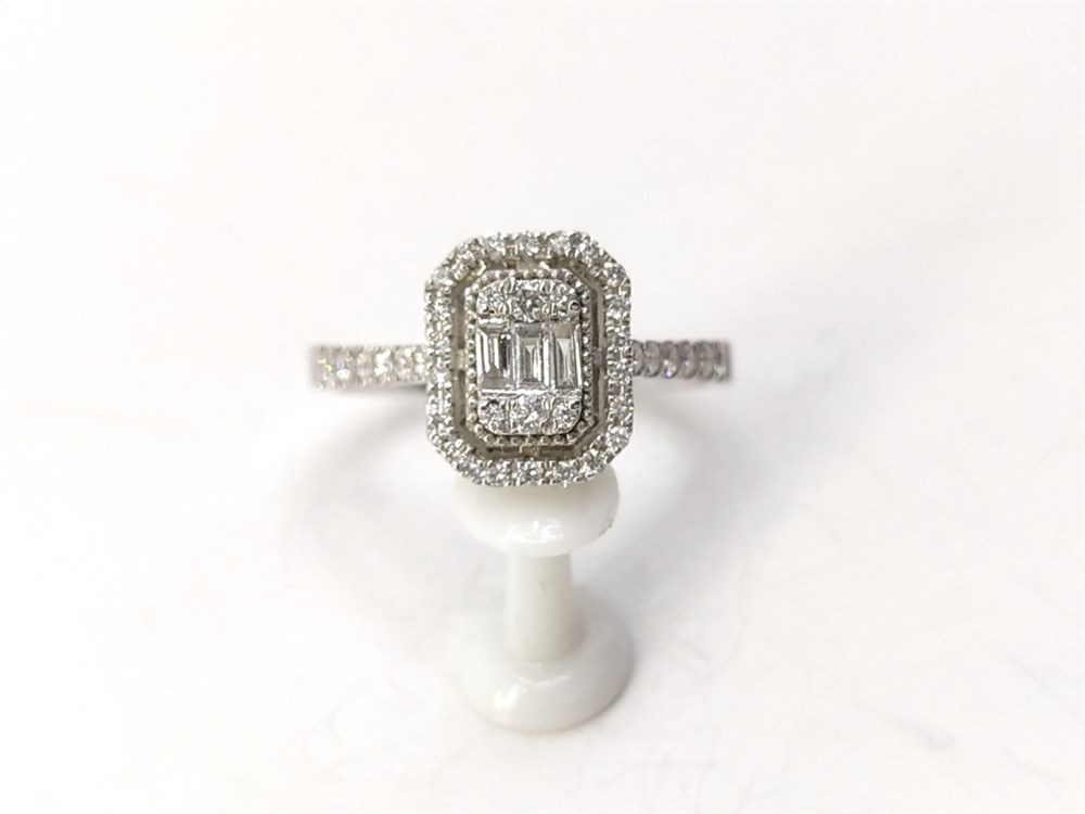 Baget Taşlı Pırlanta Yüzük 0,42ct F 14 K Altın 2,89 gr