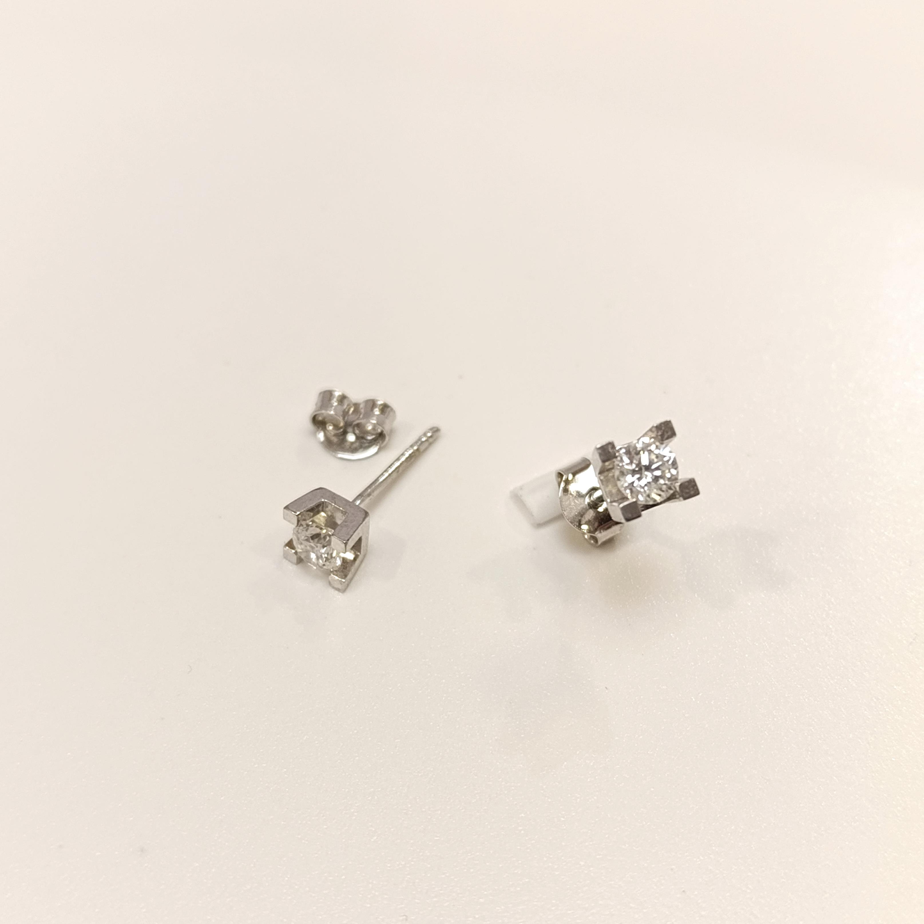 Pırlanta Tek Taş Küpe 14 Ayar Altın HD VİDEOLU