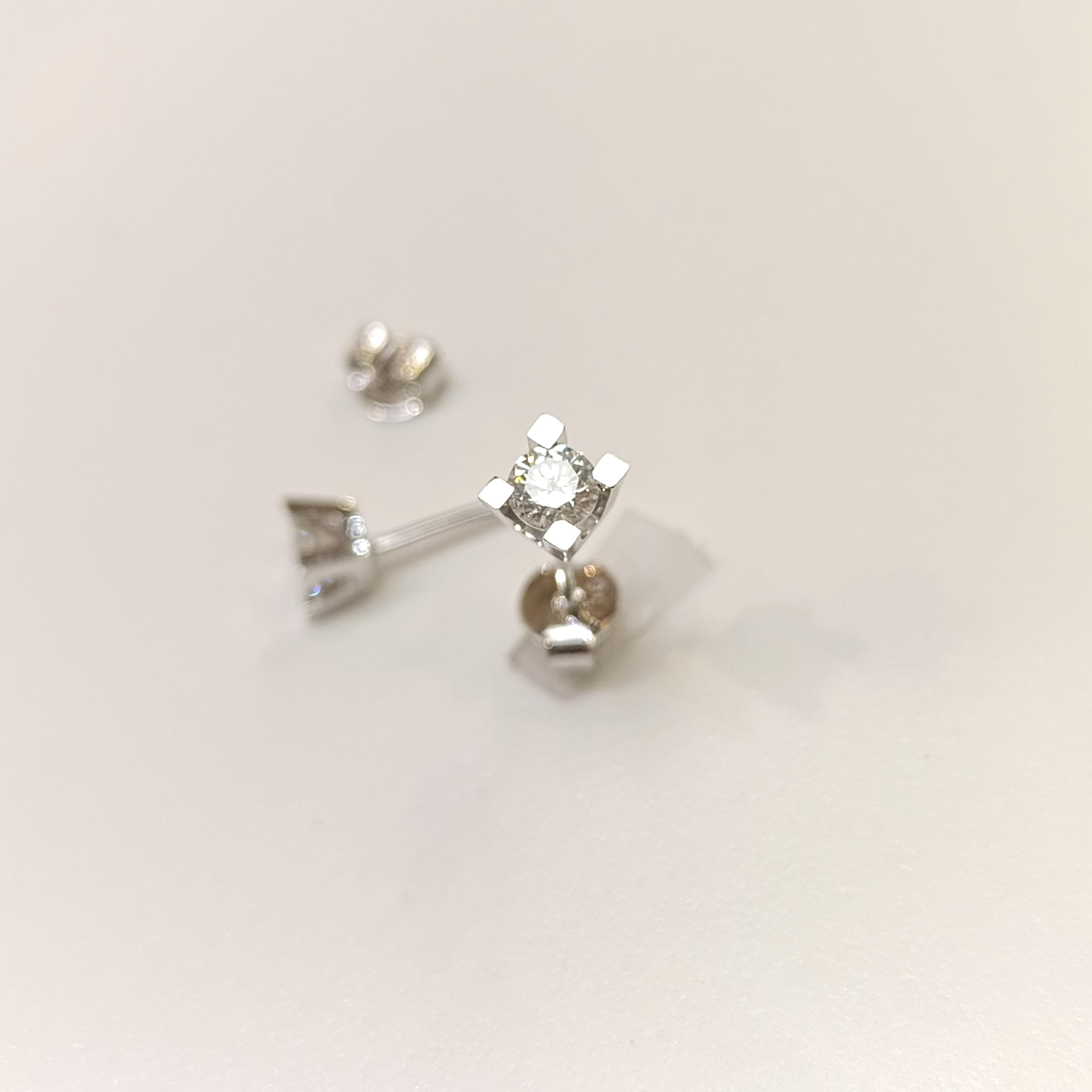 Pırlanta Tek Taş Küpe 18 Ayar Altın HD VİDEOLU