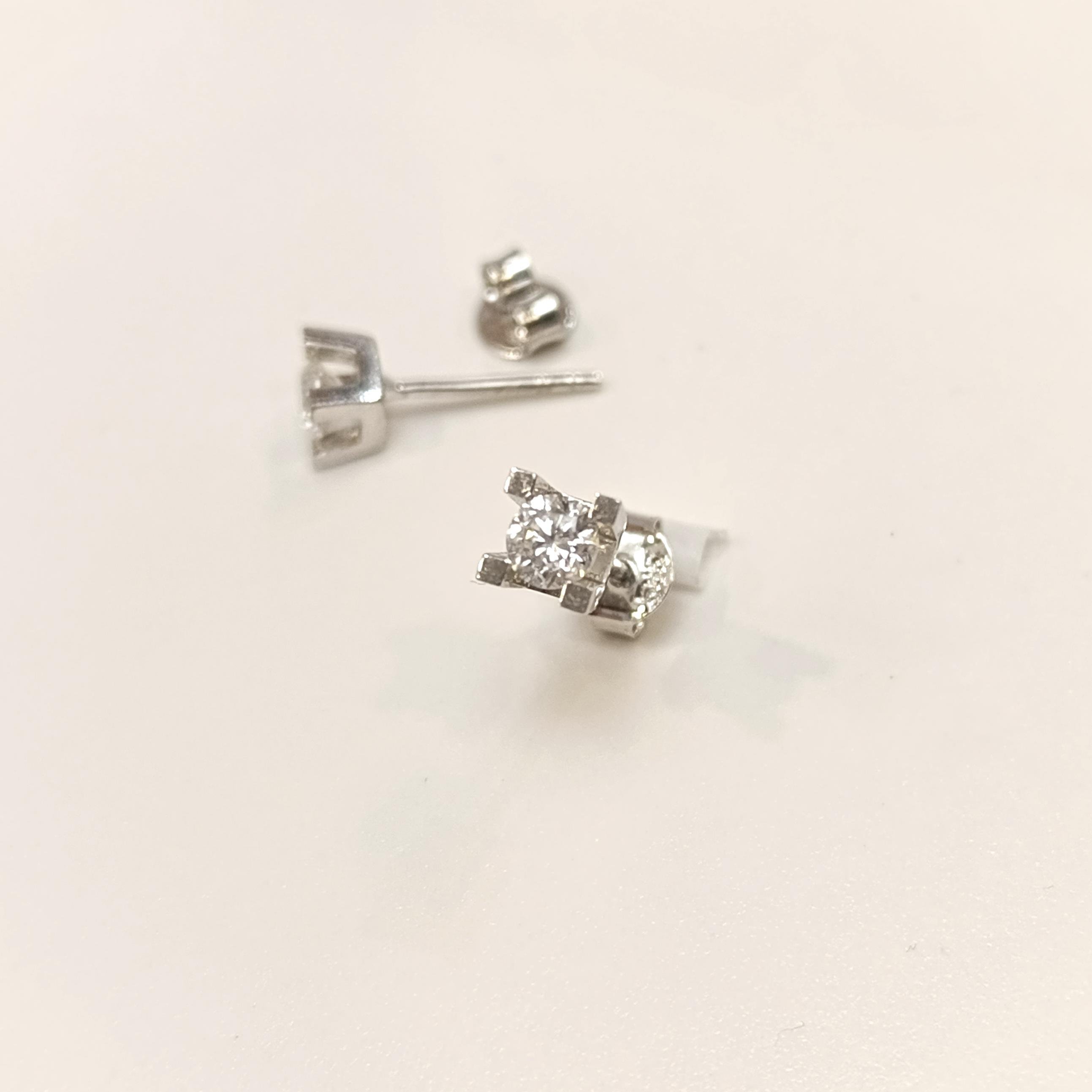 Pırlanta Tek Taş Küpe 14 Ayar Altın HD VİDEOLU