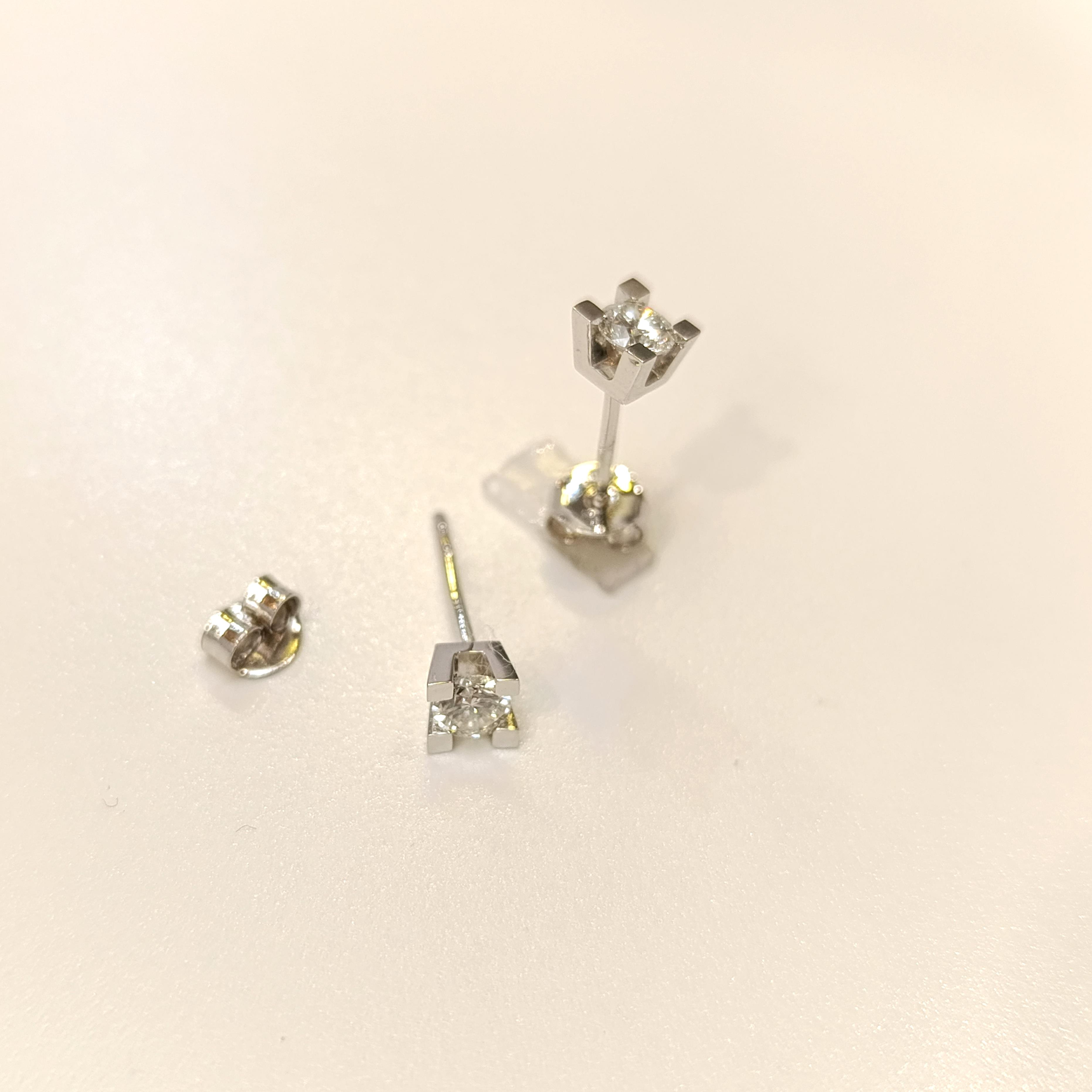 Pırlanta Tek Taş Küpe 18 Ayar Altın HD VİDEOLU