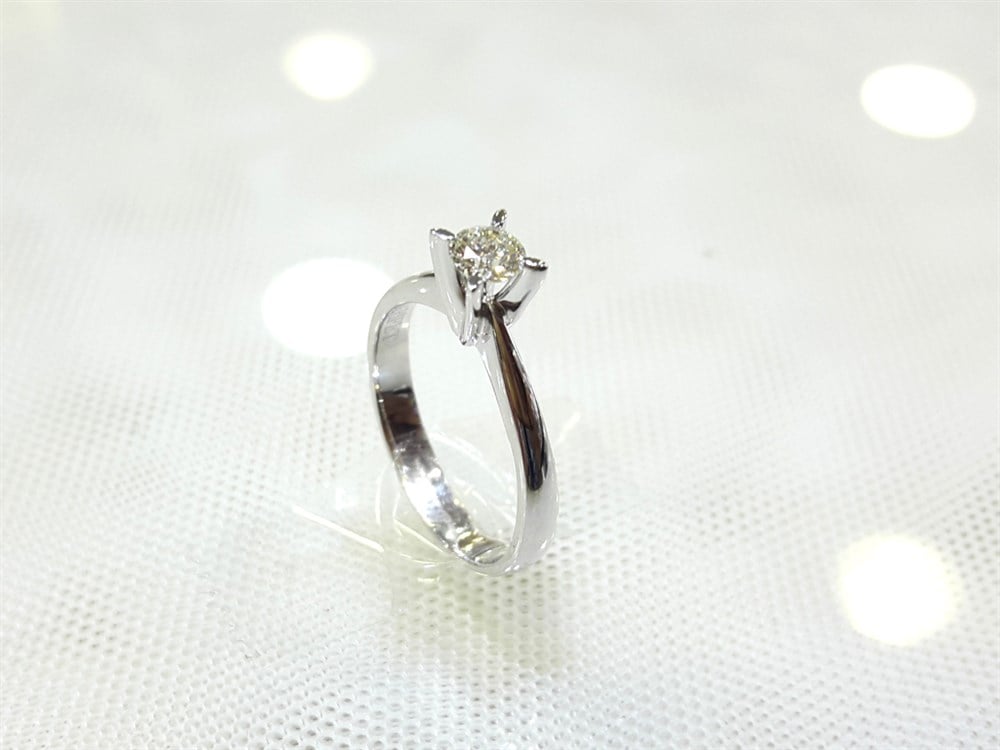 Tektaş 0,31ct F Color SI Pırlanta 3,08gr 14 Ayar Altın