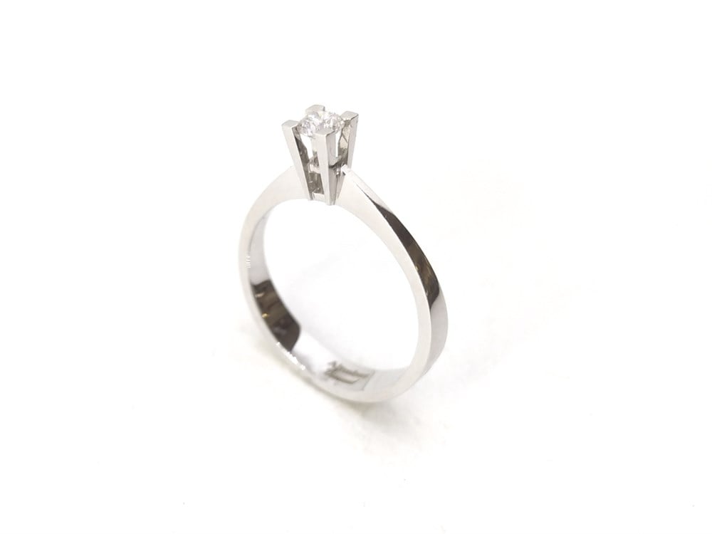 Tektaş Pırlanta Yüzük 0,18ct H VS1 3,10gr 18K Altın