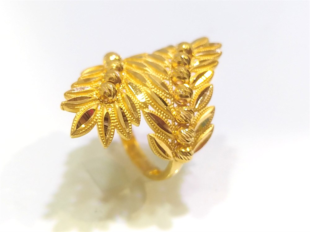 Yaprak İşlemeli Dorika Toplu Yüzük 22 Ayar Altın 