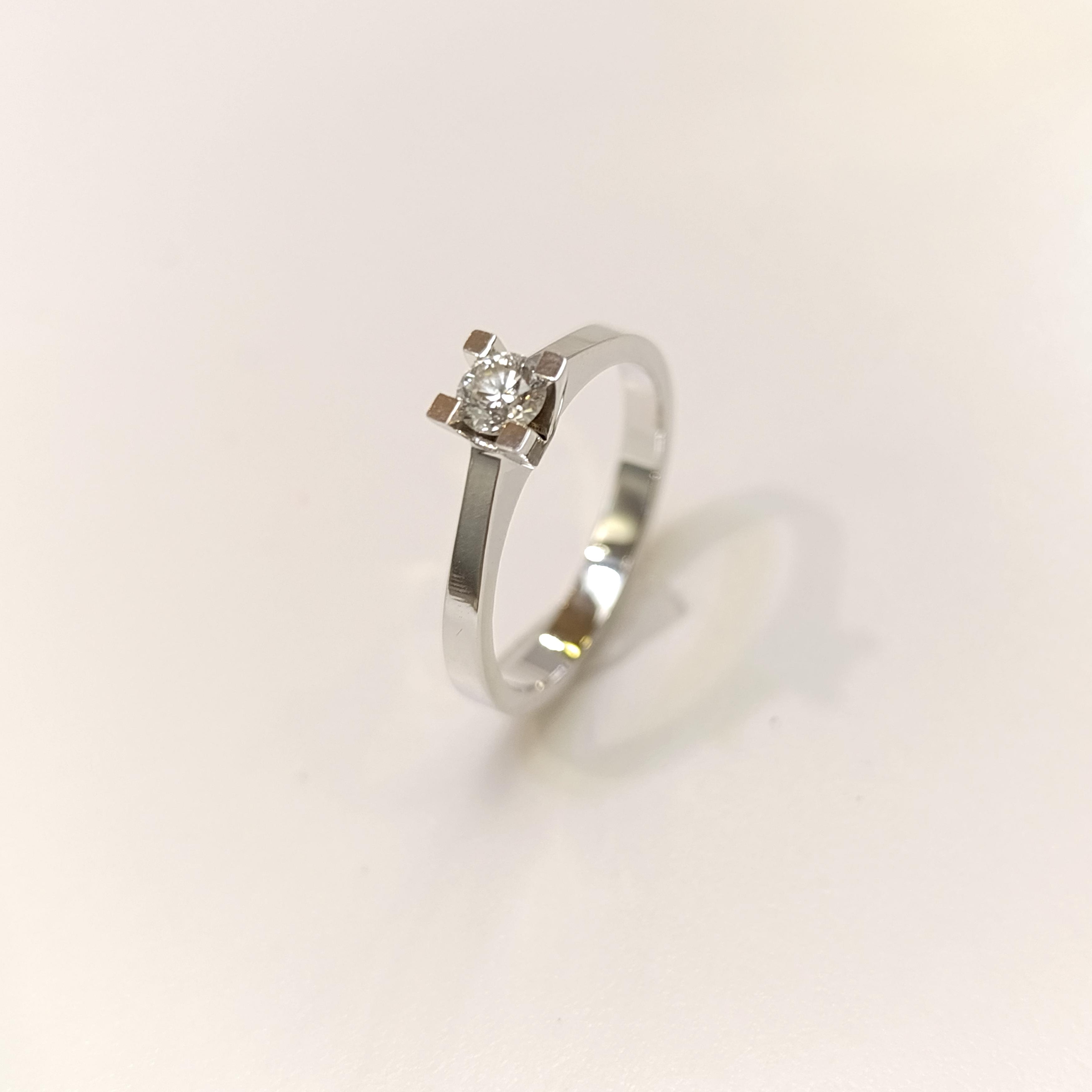 0.24ct G Color Tek Taş Pırlanta Yüzük 18 Ayar Altın HD VİDEOLU