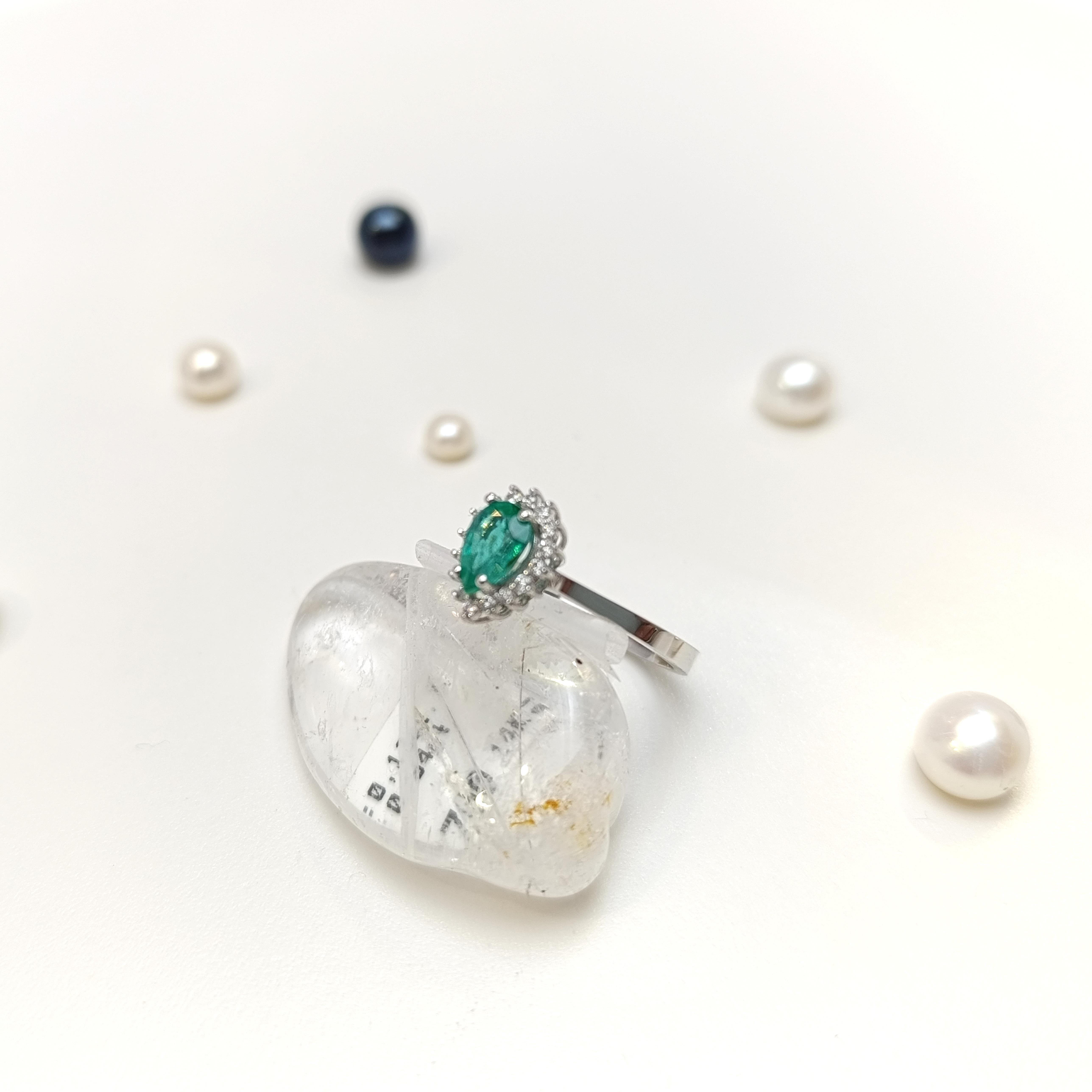 0.64ct Zümrüt Pırlanta Damla Taşlı  Yüzük 14 Ayar Altın HD VİDEOLU