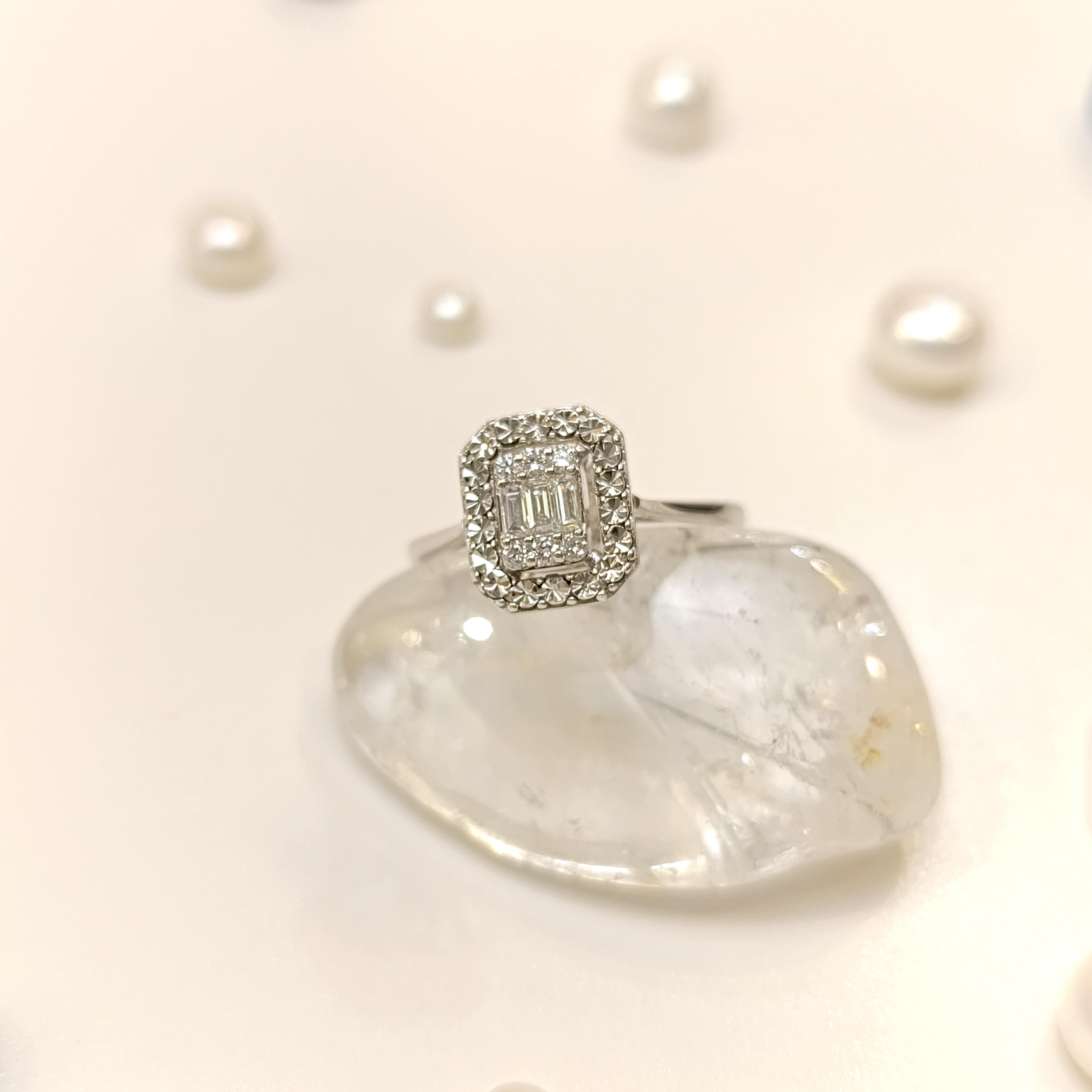 0.10ct F Color Baget Pırlanta Taşlı Yüzük 14 Ayar Altın HD VİDEOLU