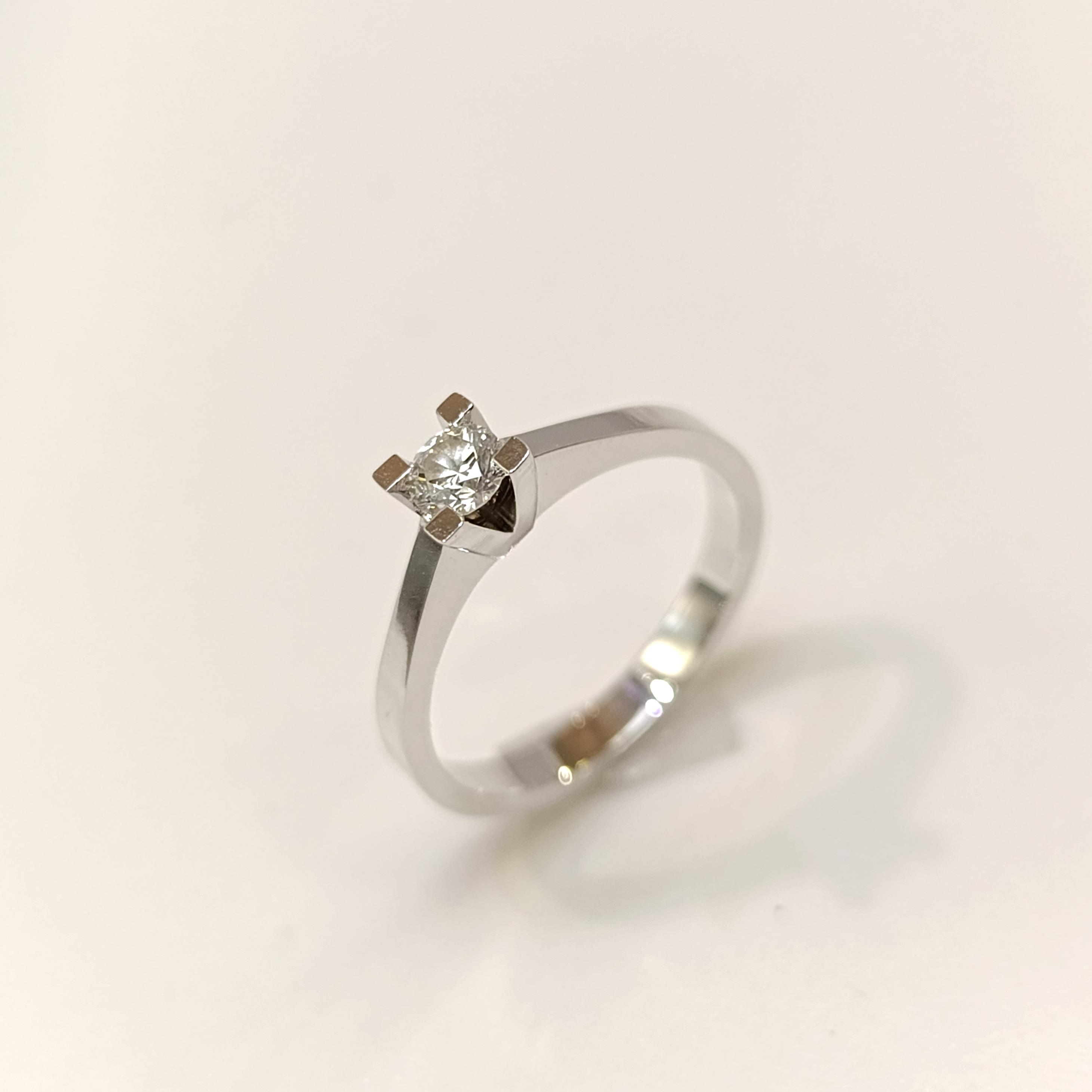 0.24ct G Color Tek Taş Pırlanta Yüzük 18 Ayar Altın HD VİDEOLU