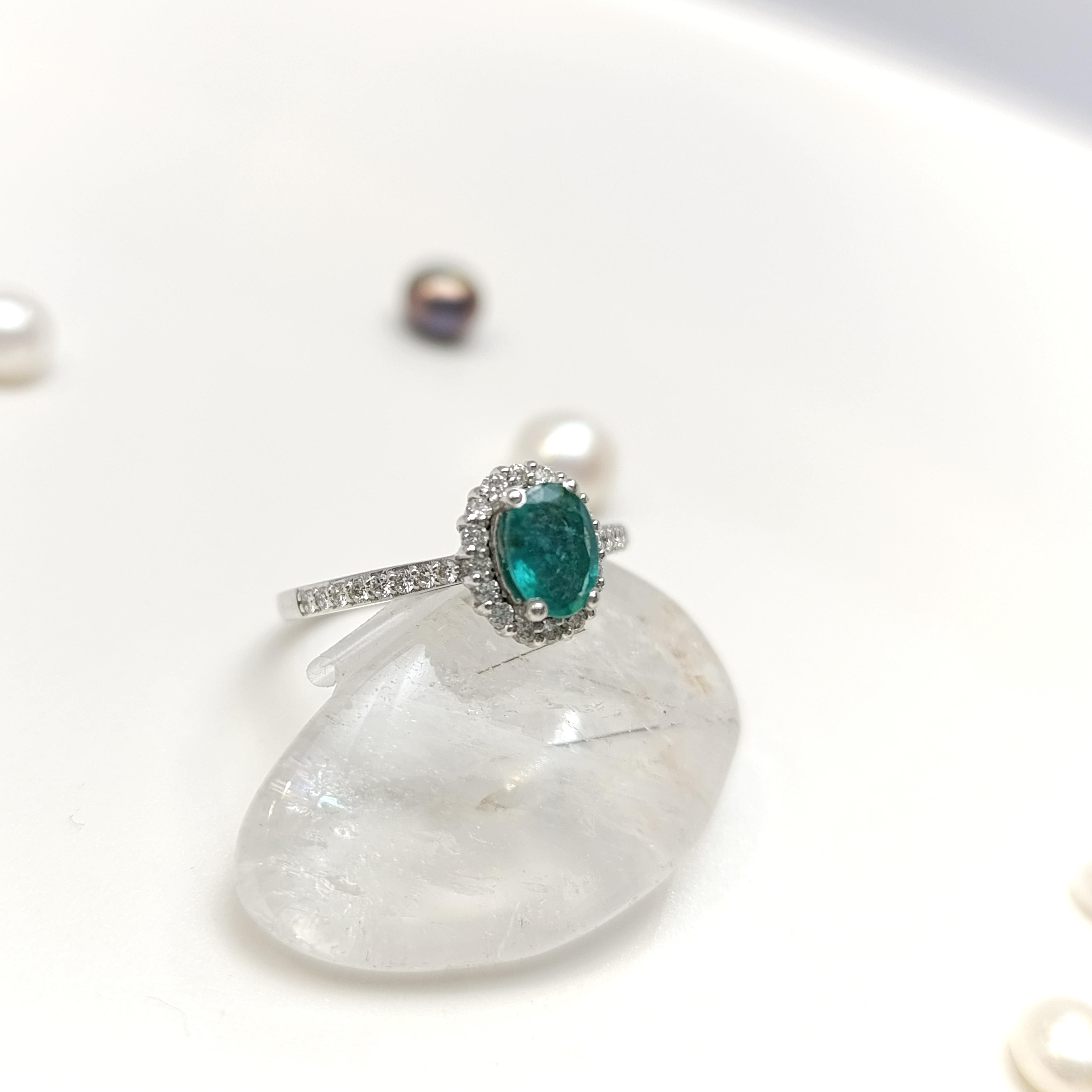 0.70ct Zümrüt Pırlanta Oval Taşlı  Yüzük 14 Ayar Altın HD VİDEOLU