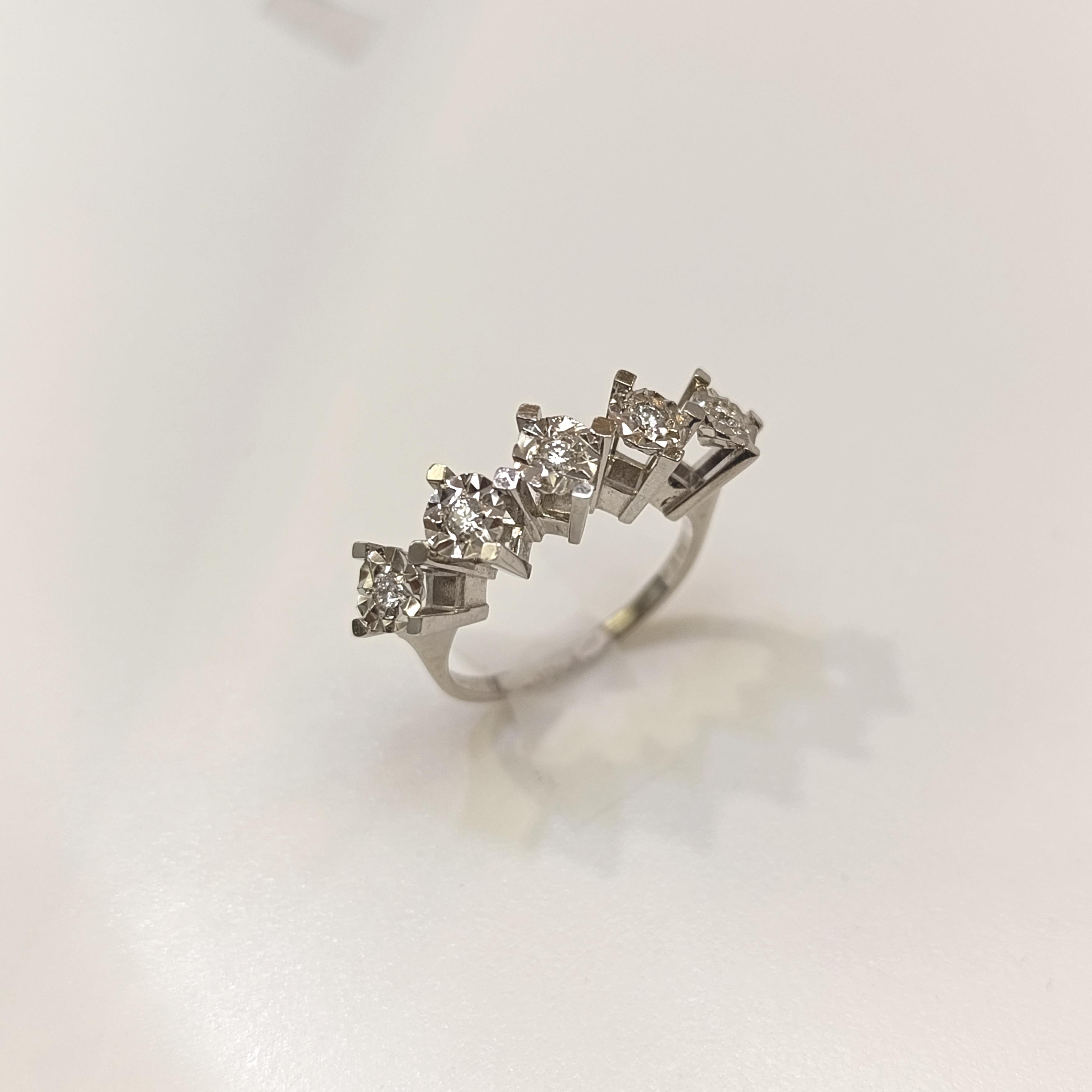 0.20ct Efekli Beş Taş Pırlanta Taşlı Yüzük 14 Ayar Altın HD VİDEOLU