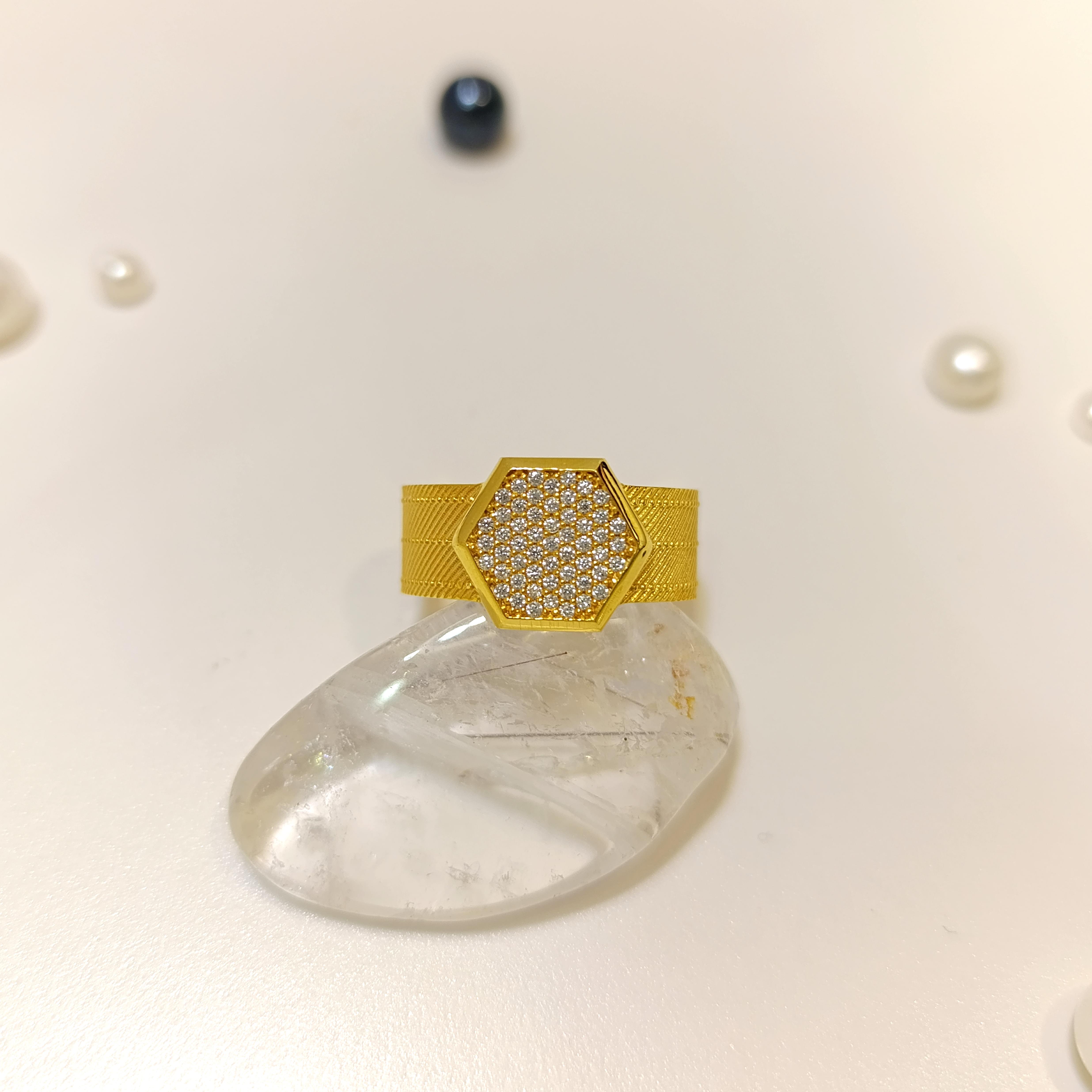 Altıgen Trabzon Desenli Yüzük 14 Ayar Altın HD VİDEOLU