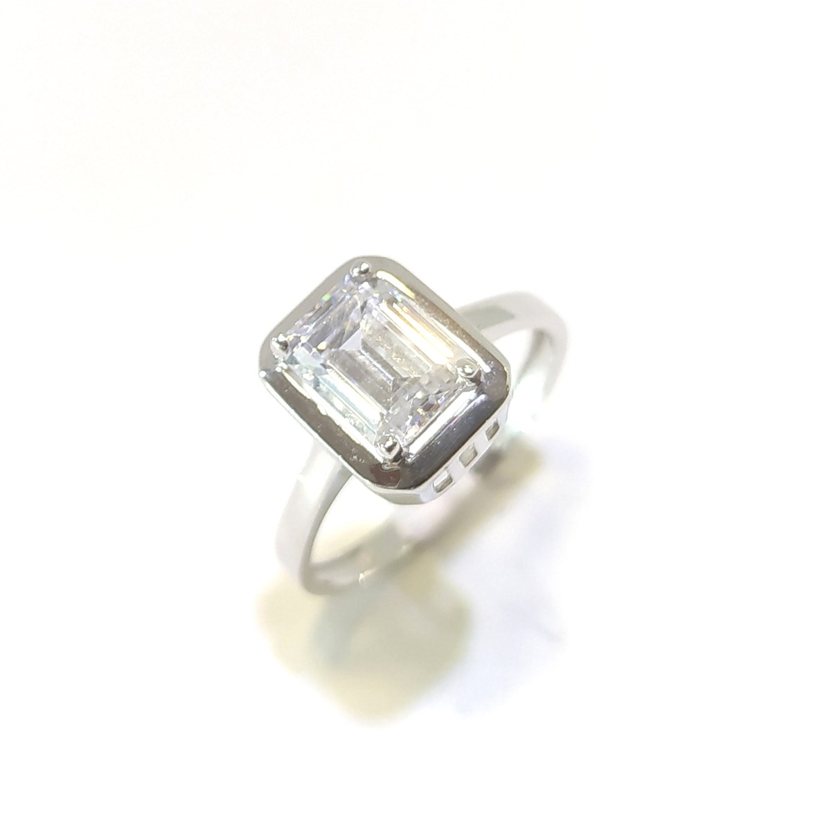 Baget Taşlı Tek Taş Yüzük 14 Ayar Altın