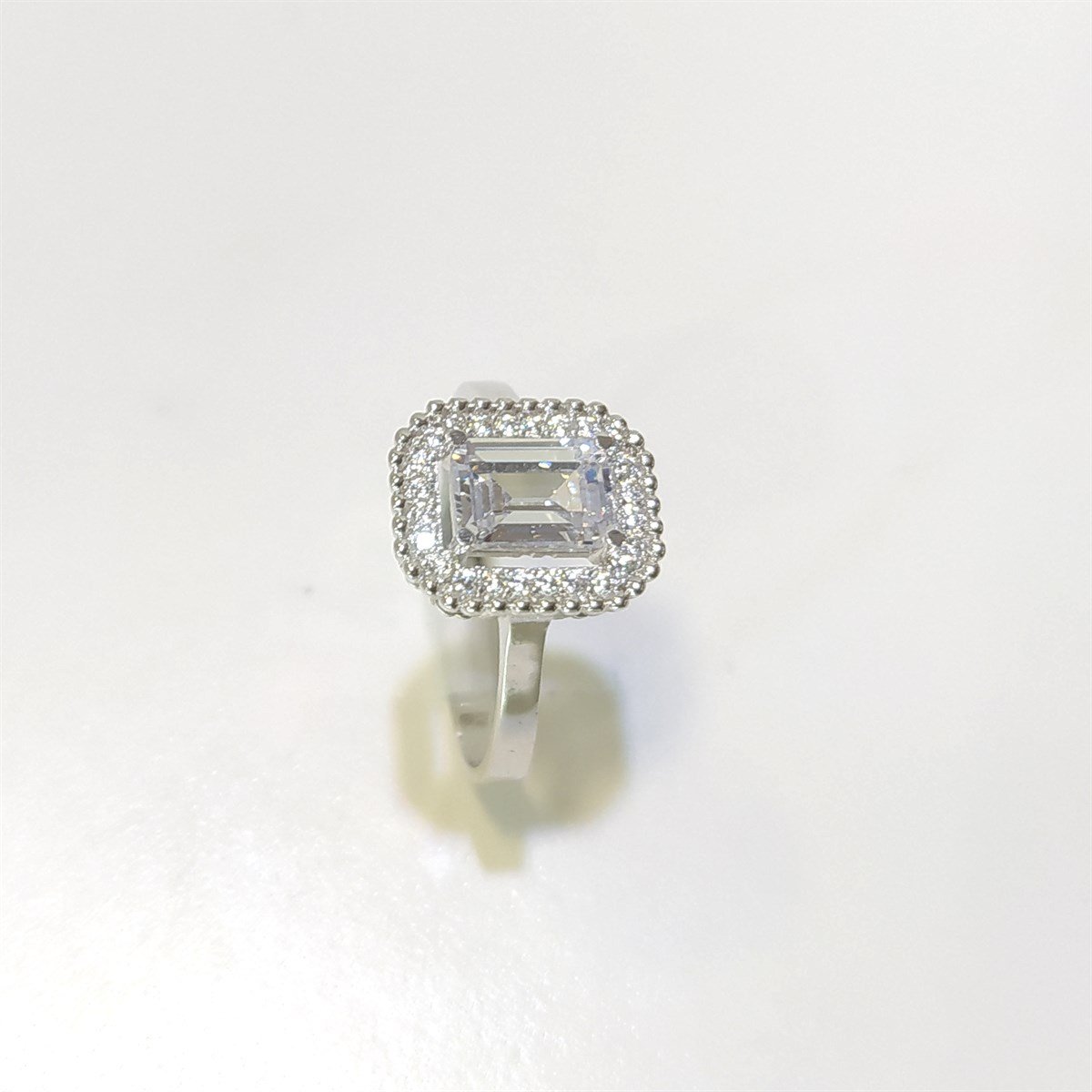 Baget Taşlı Tek Taş Yüzük 14 Ayar Altın