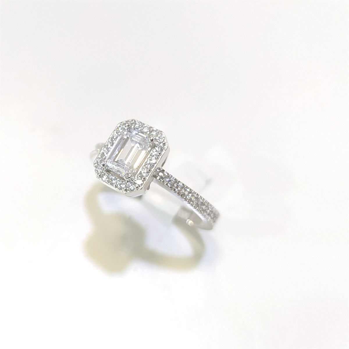 Baget Taşlı Tek Taş Yüzük 14 Ayar Altın