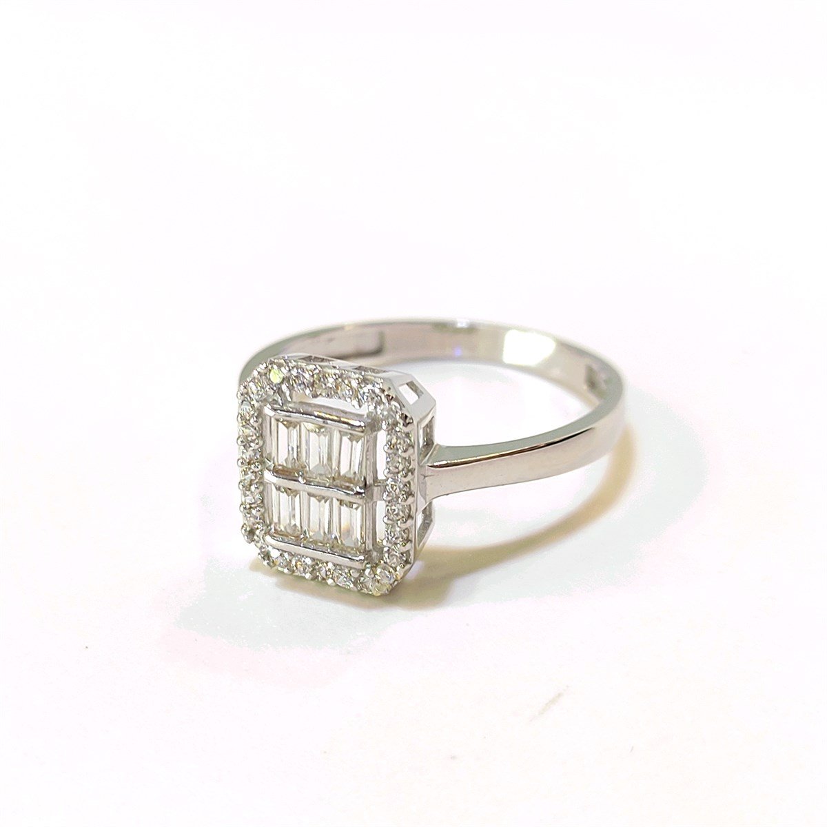 Baget Taşlı Yüzük 14 Ayar Altın 4K VİDEOLU